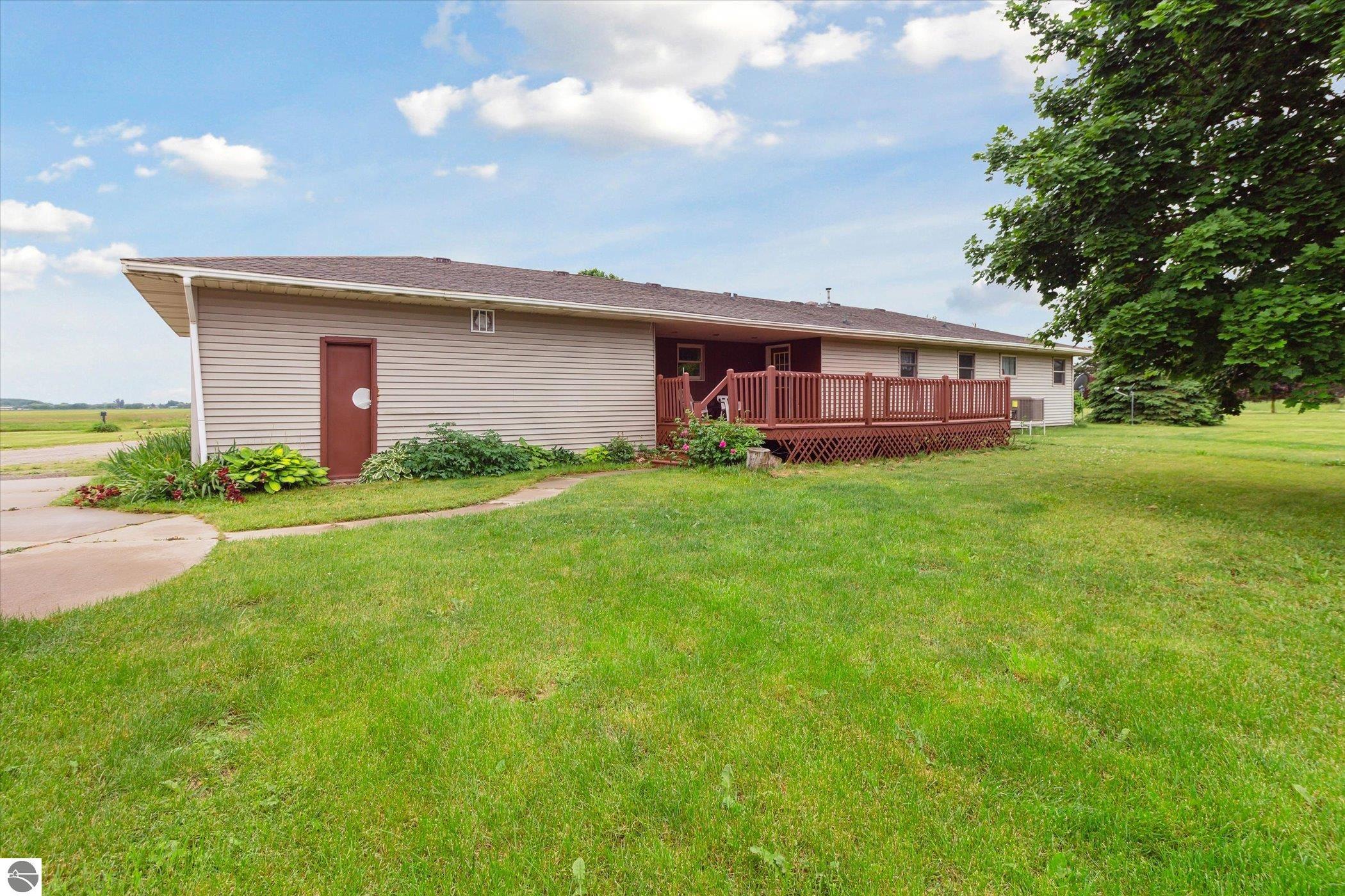 22290 Lakefield Road, Merrill, MI 48637 — Photo 37