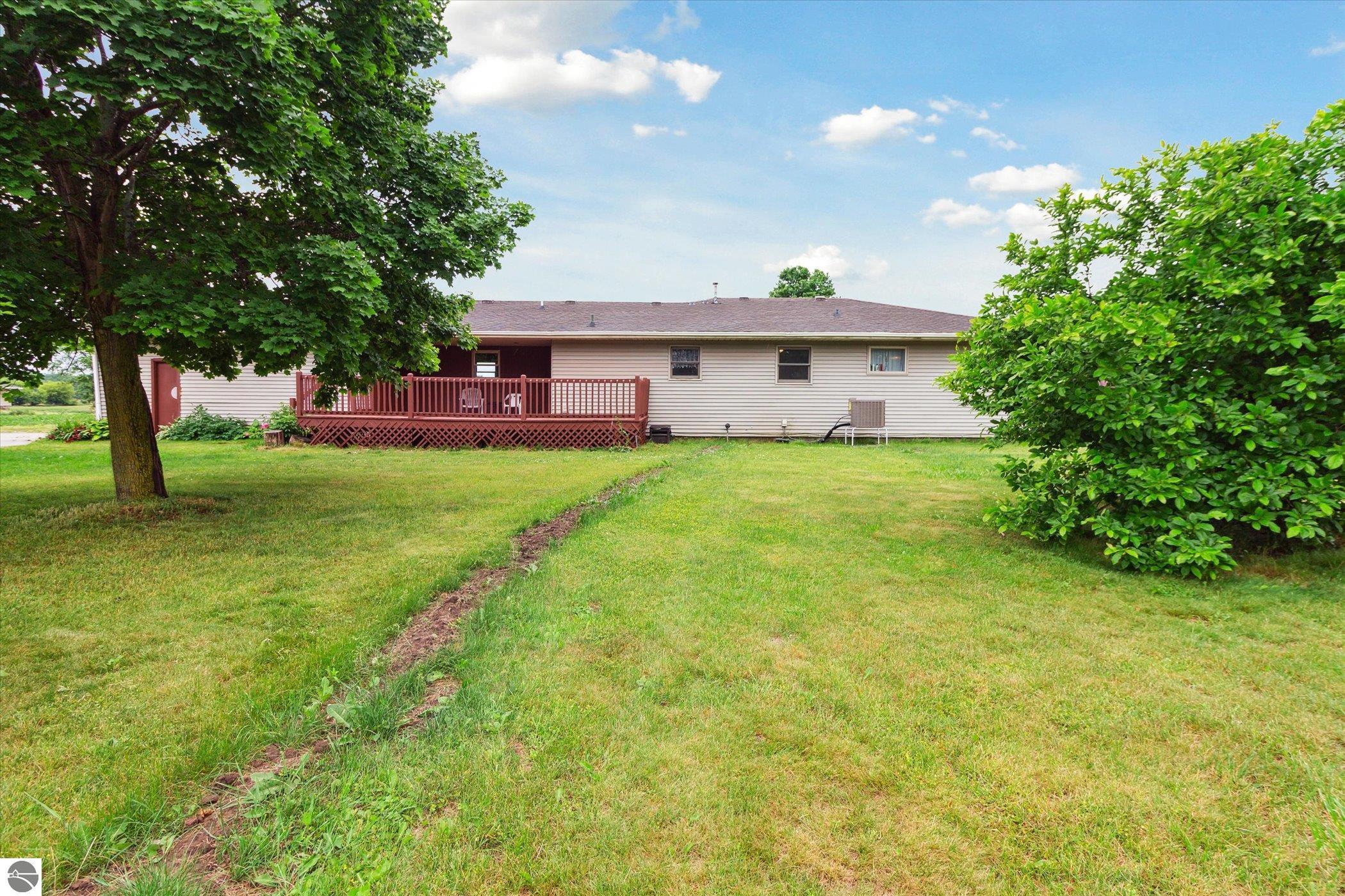22290 Lakefield Road, Merrill, MI 48637 — Photo 38