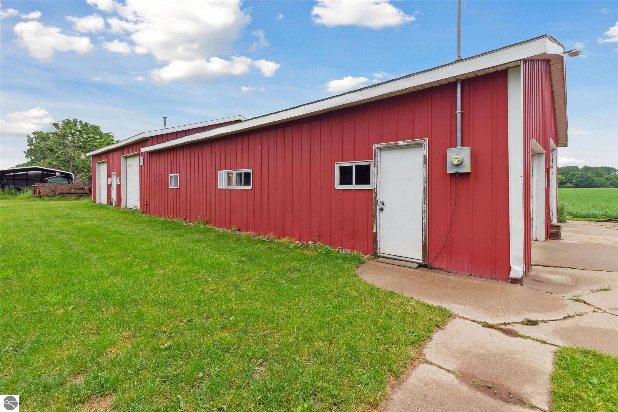 22290 Lakefield Road, Merrill, MI 48637 — Photo 41