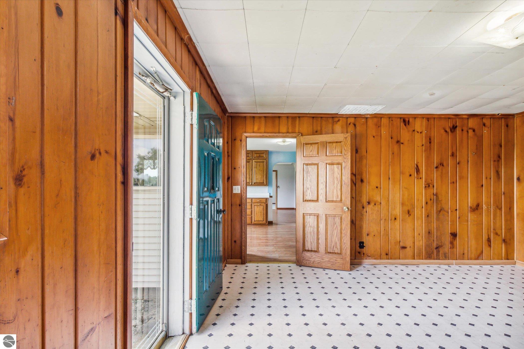 22290 Lakefield Road, Merrill, MI 48637 — Photo 7