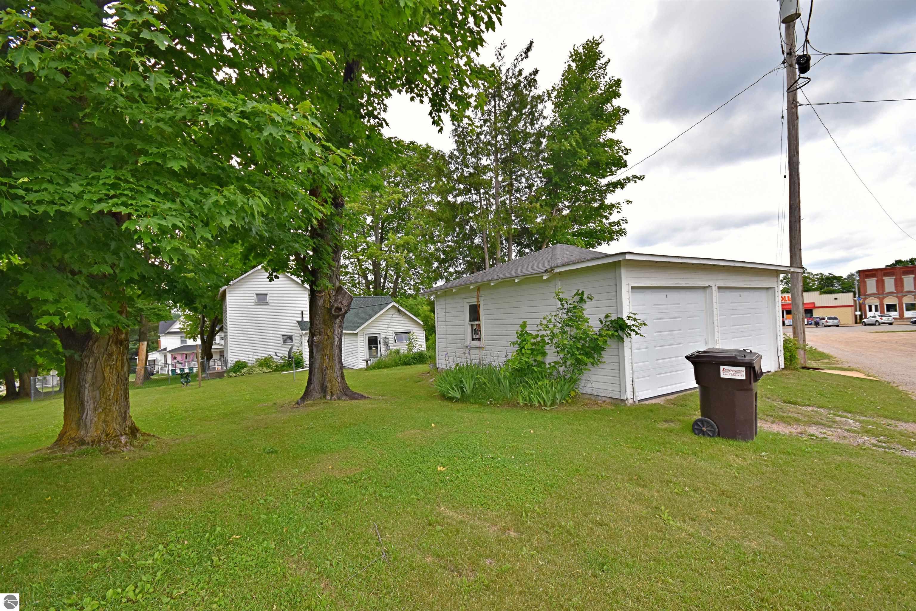 107 S Neilson Street, Tustin, MI 49688 — Photo 4