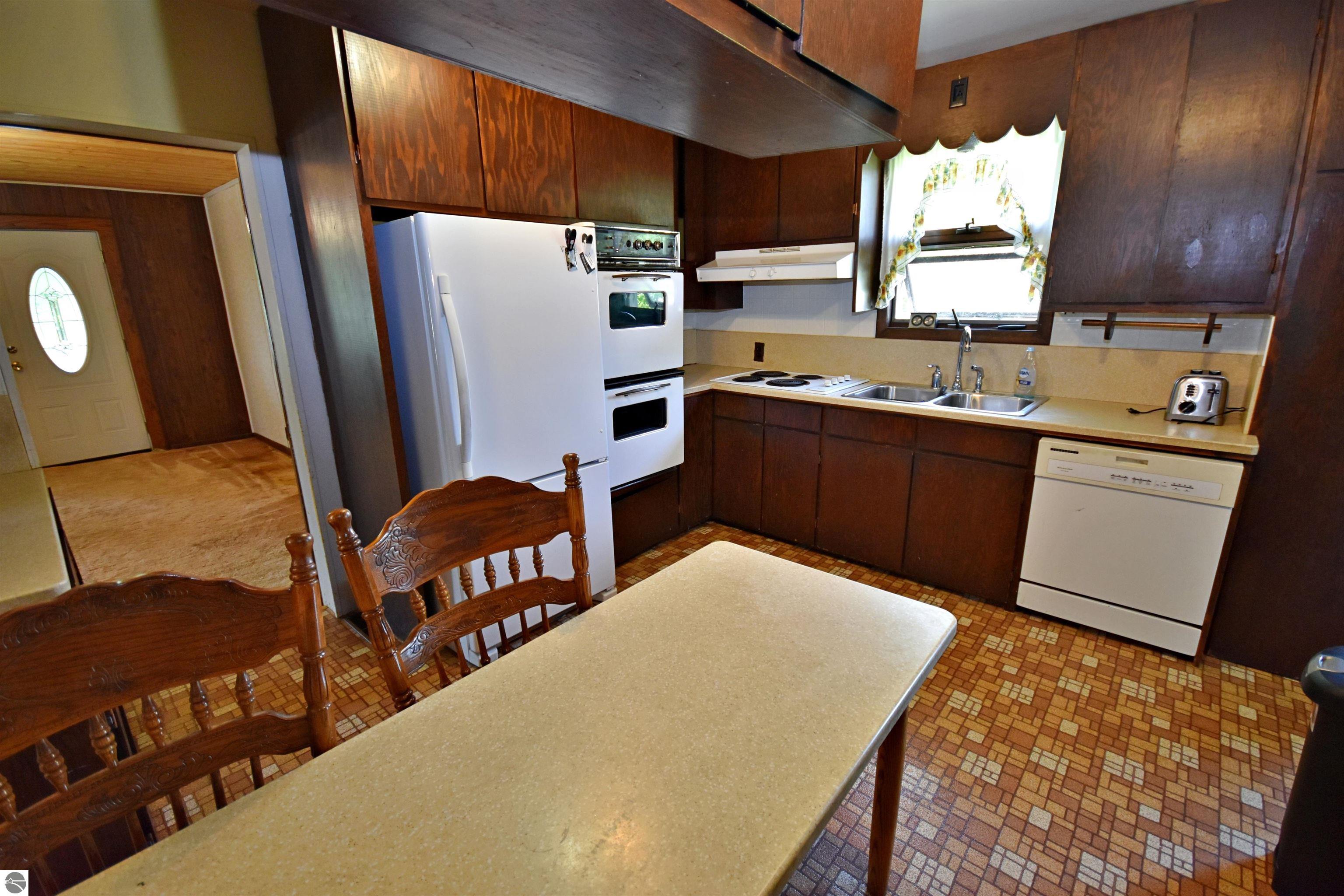 107 S Neilson Street, Tustin, MI 49688 — Photo 9