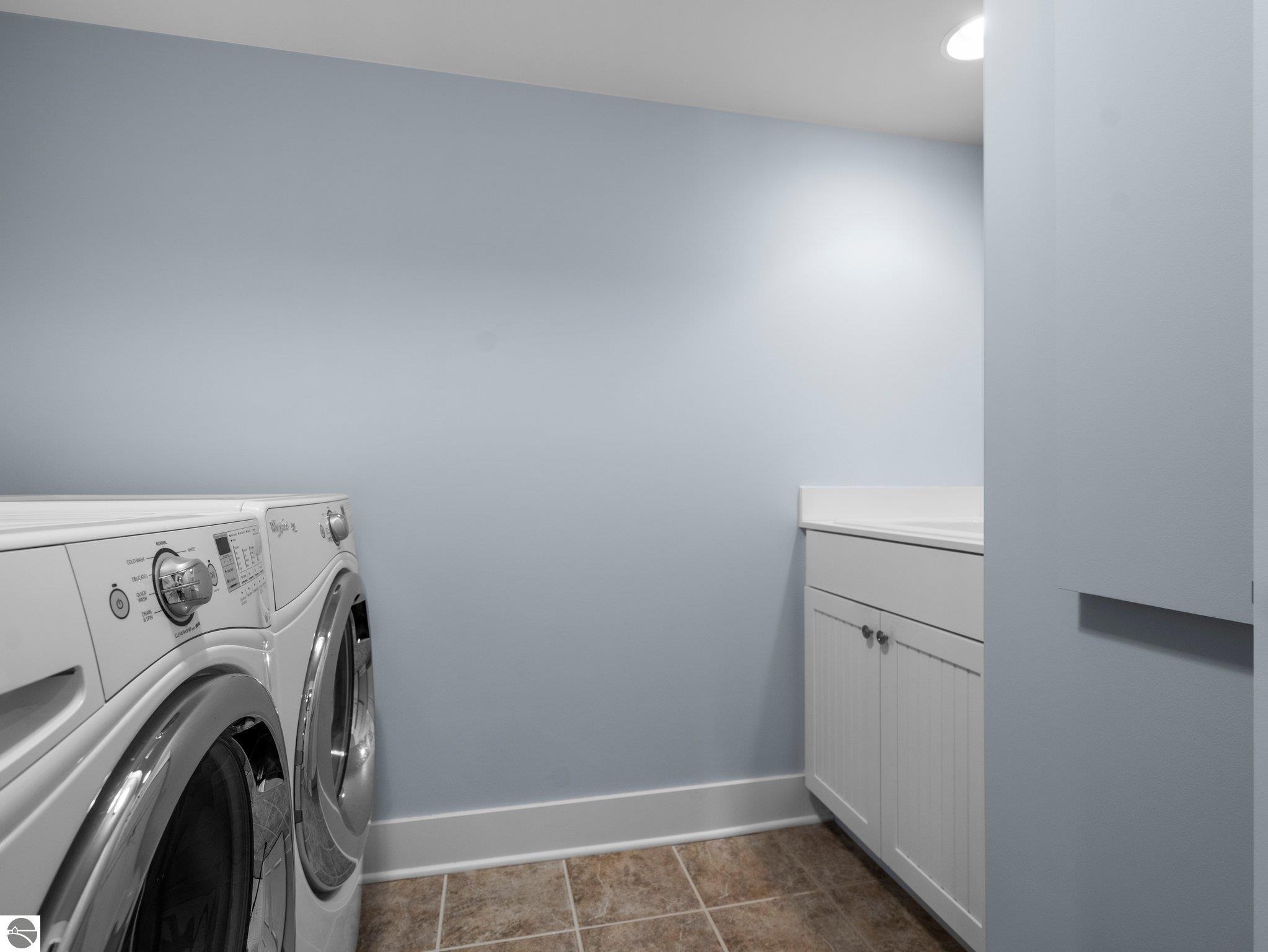 712 N Dockside Circle, Suttons Bay, MI 49682 — Photo 40