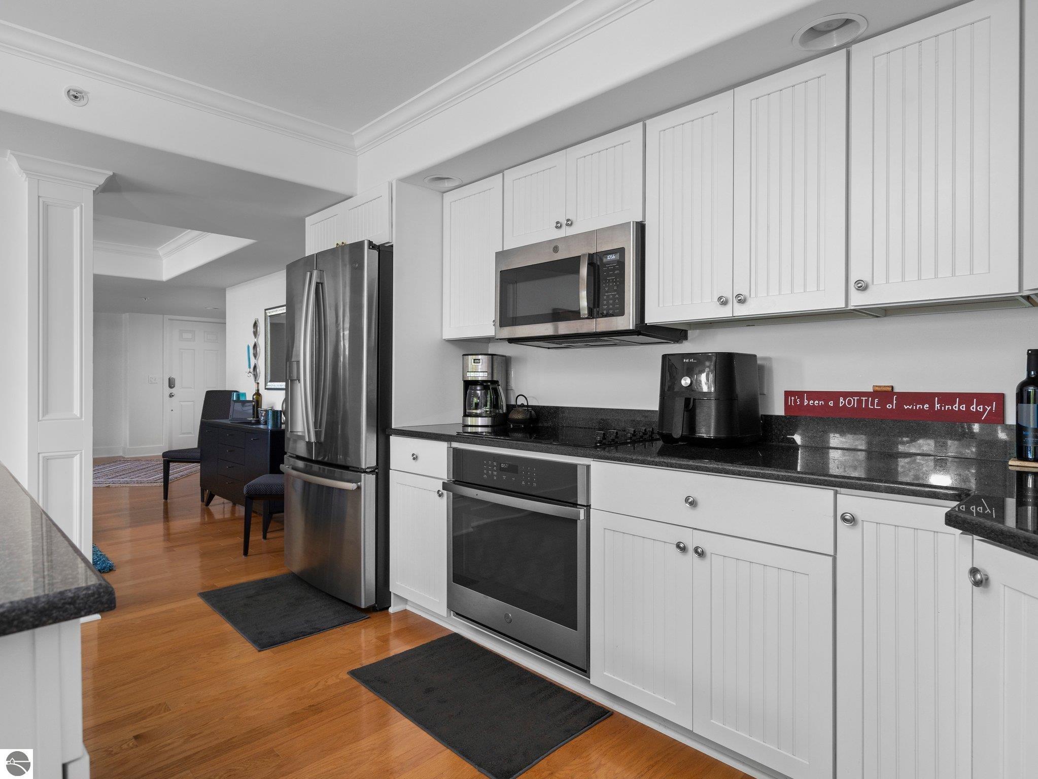 712 N Dockside Circle, Suttons Bay, MI 49682 — Photo 10