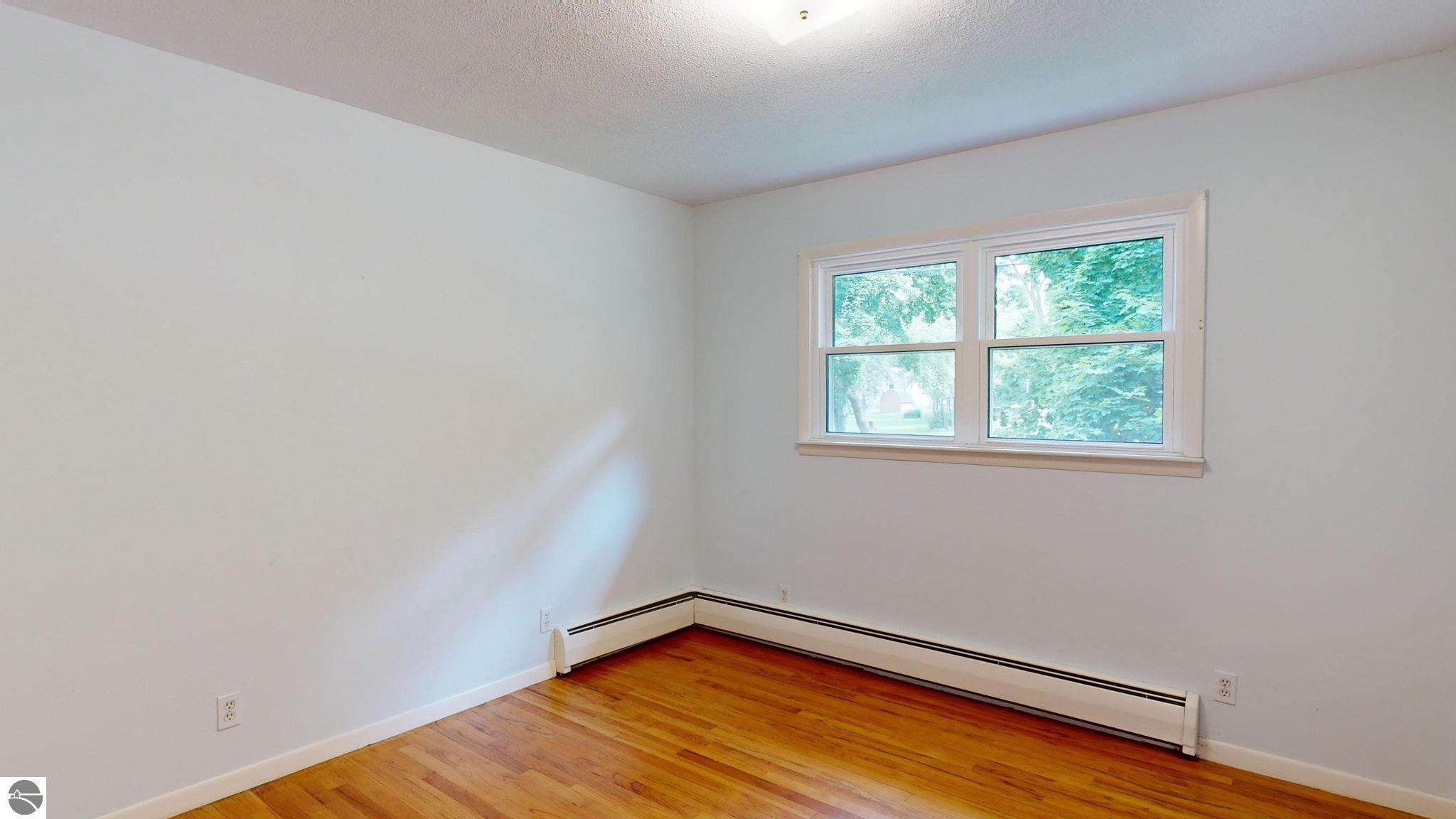 401 Orchard Avenue, Clare, MI 48617 — Photo 11