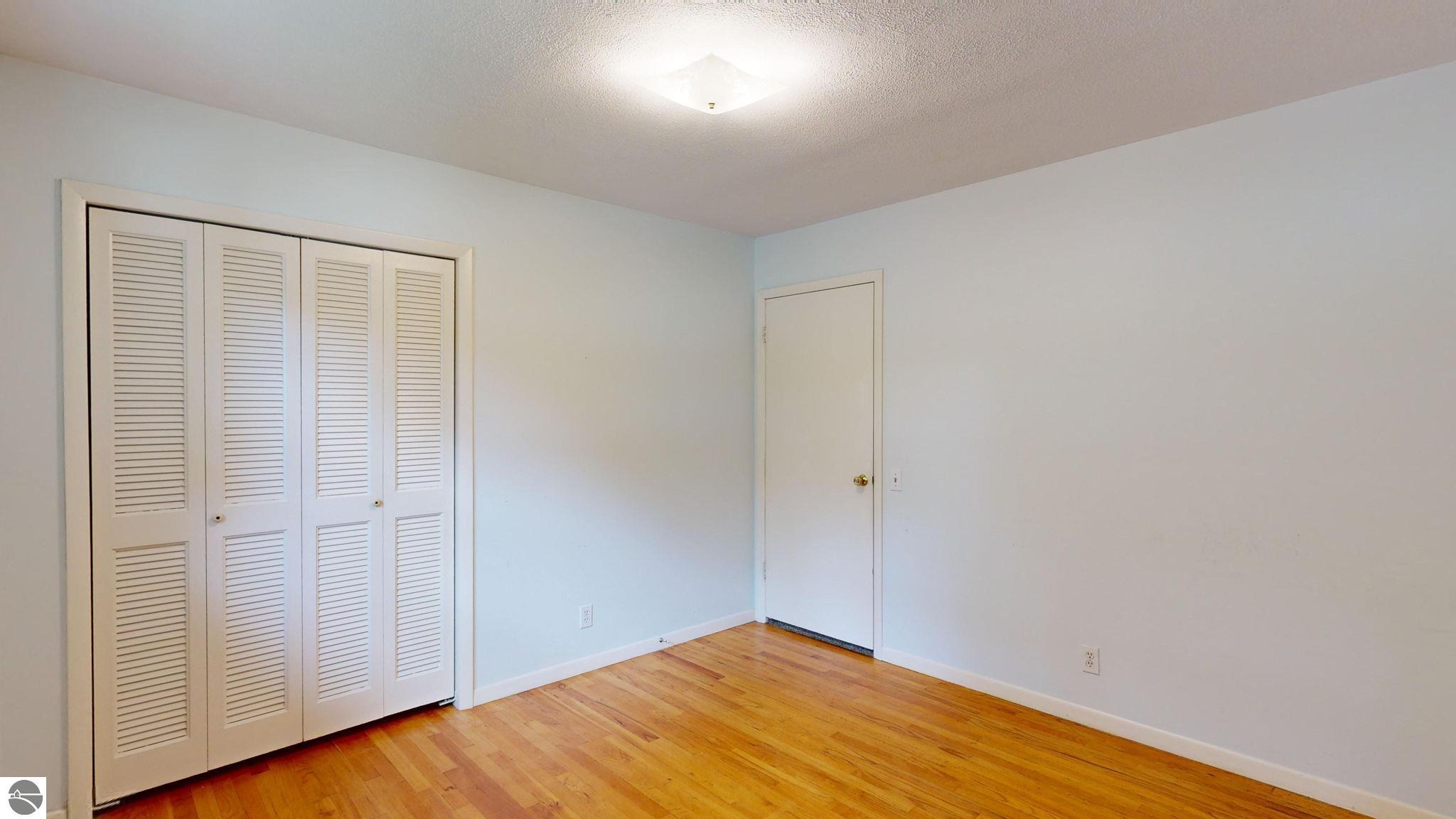 401 Orchard Avenue, Clare, MI 48617 — Photo 12