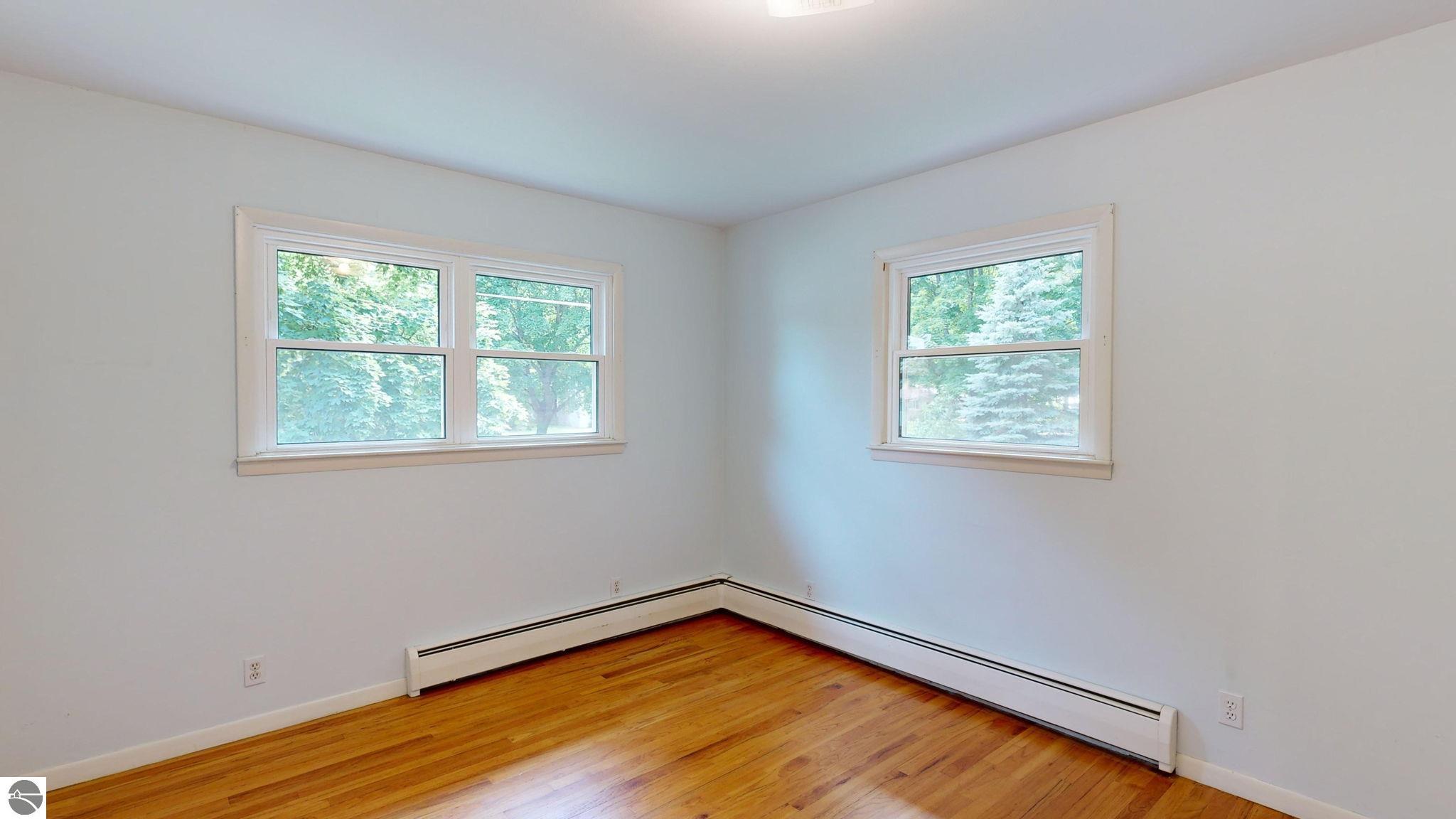 401 Orchard Avenue, Clare, MI 48617 — Photo 15
