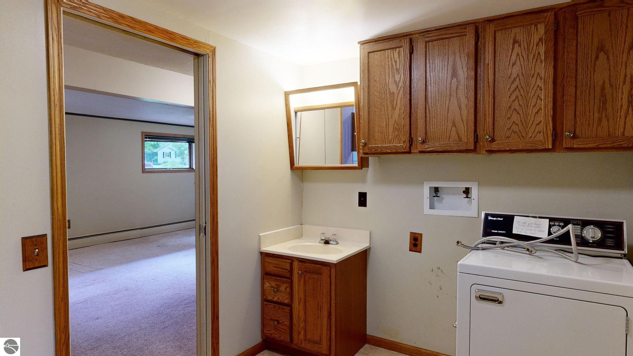 401 Orchard Avenue, Clare, MI 48617 — Photo 22