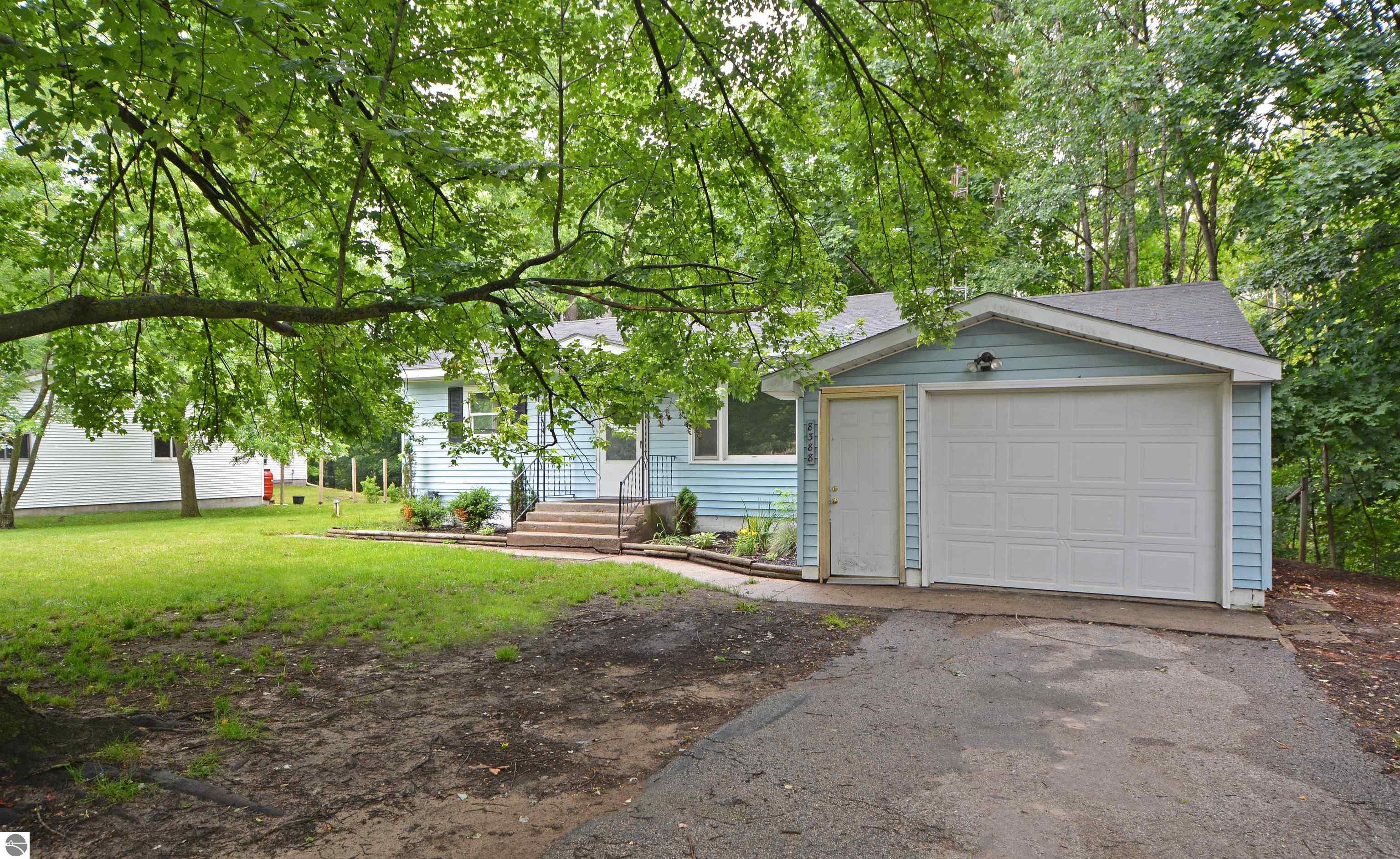 8388 Leecrest Boulevard, Onekama, MI 49675 — Photo 2
