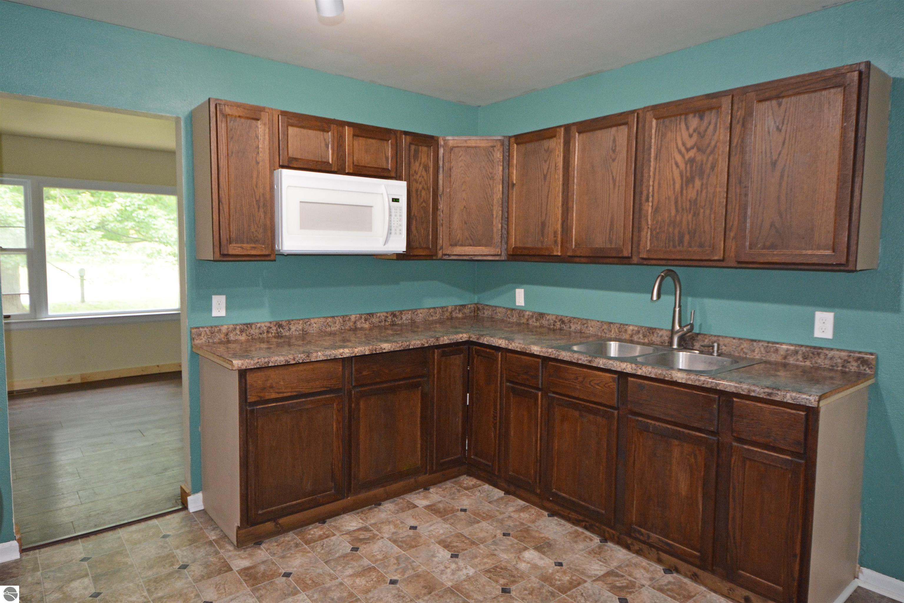 8388 Leecrest Boulevard, Onekama, MI 49675 — Photo 10