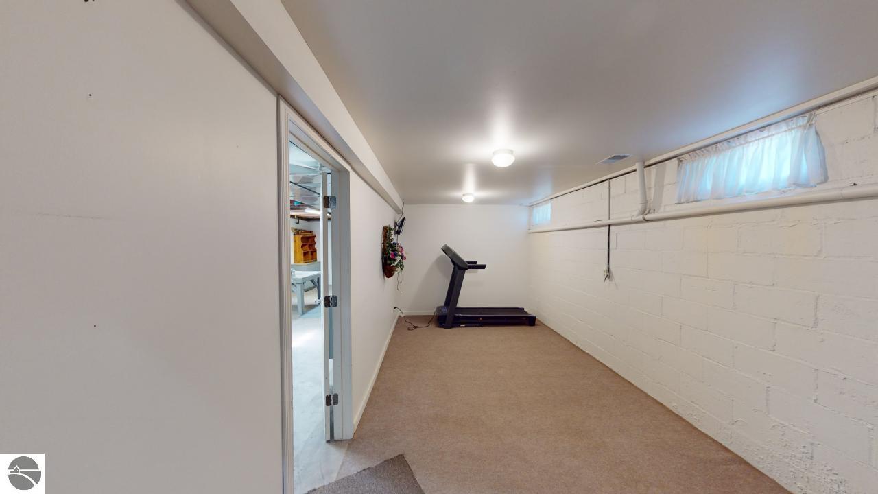 214 W Wheaton Avenue, Clare, MI 48617 — Photo 23