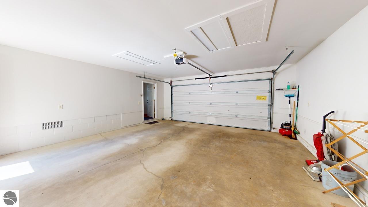 214 W Wheaton Avenue, Clare, MI 48617 — Photo 24