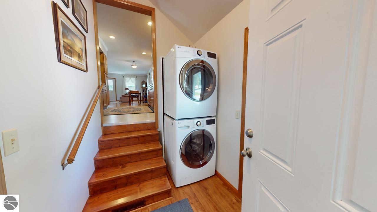 214 W Wheaton Avenue, Clare, MI 48617 — Photo 25