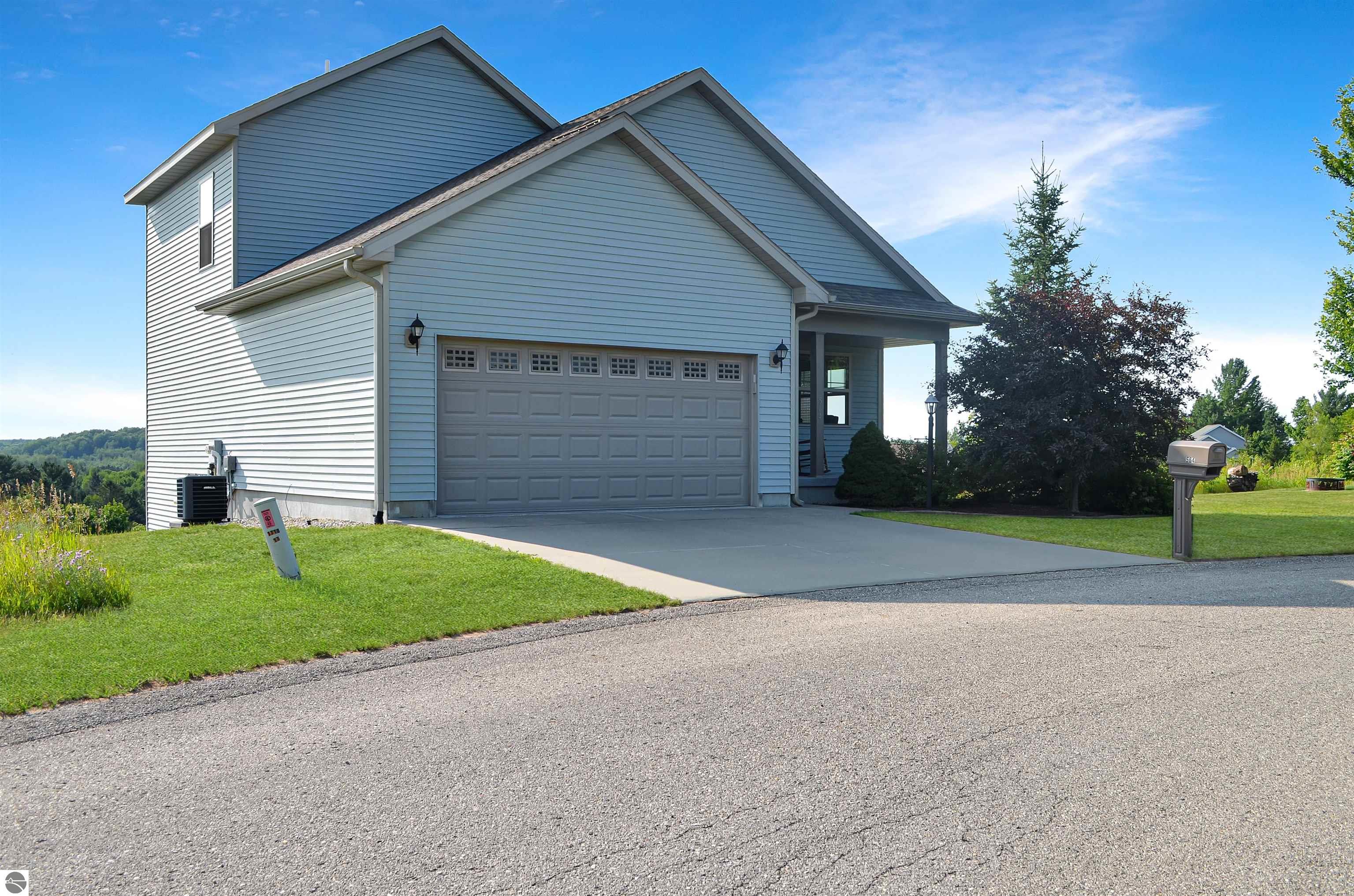 564 Kingsley Ridge Drive, Kingsley, MI 49649 — Photo 2