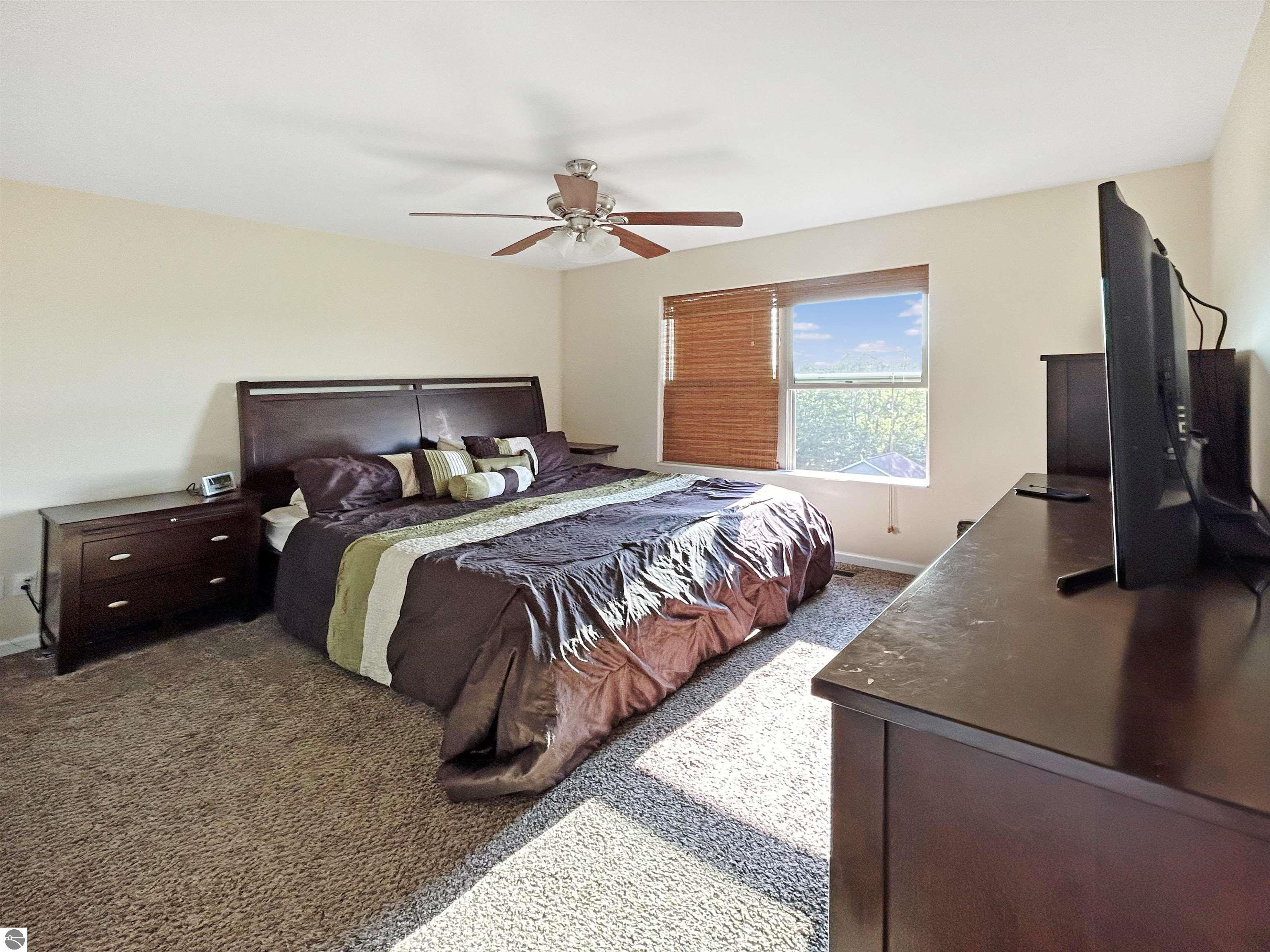 564 Kingsley Ridge Drive, Kingsley, MI 49649 — Photo 12