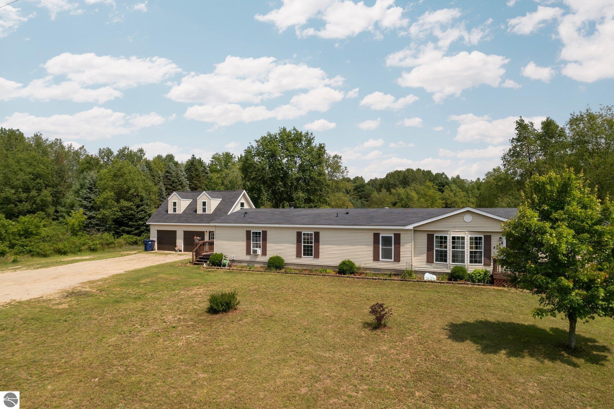 4358 N 11 Road, Mesick, MI 49668 — front exterior