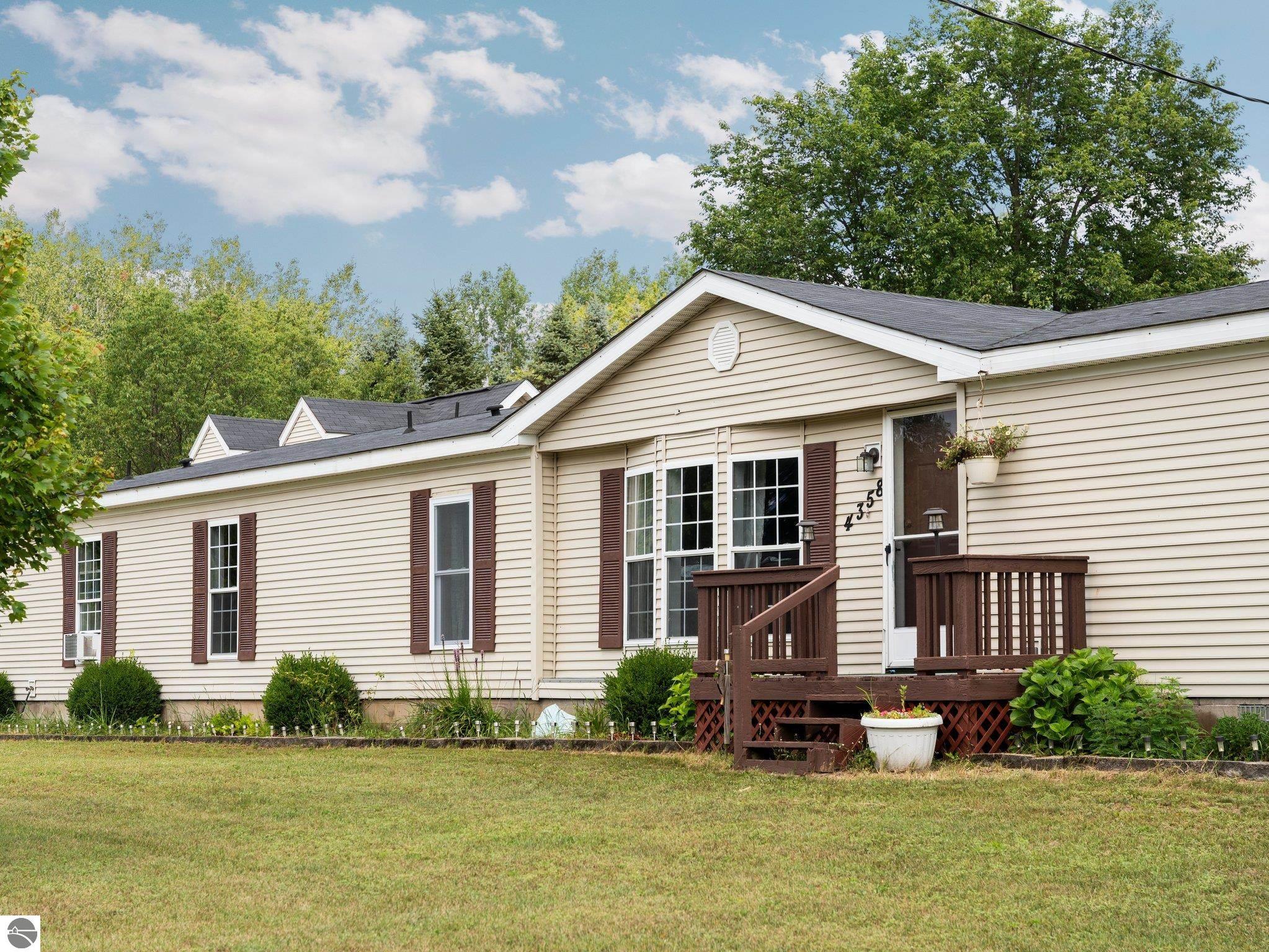 4358 N 11 Road, Mesick, MI 49668 — Photo 2