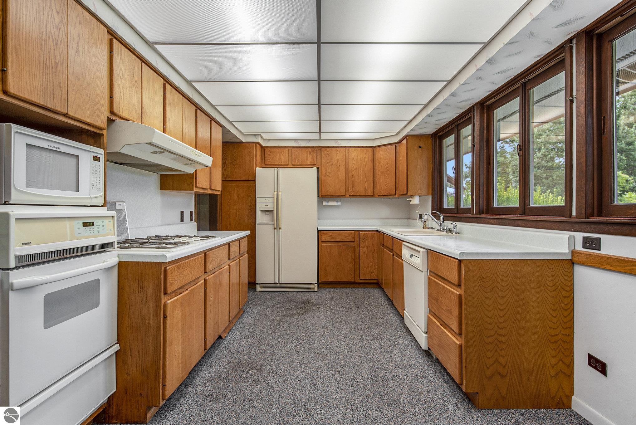 400 Lamoreaux Drive, Elk Rapids, MI 49629 — Photo 14