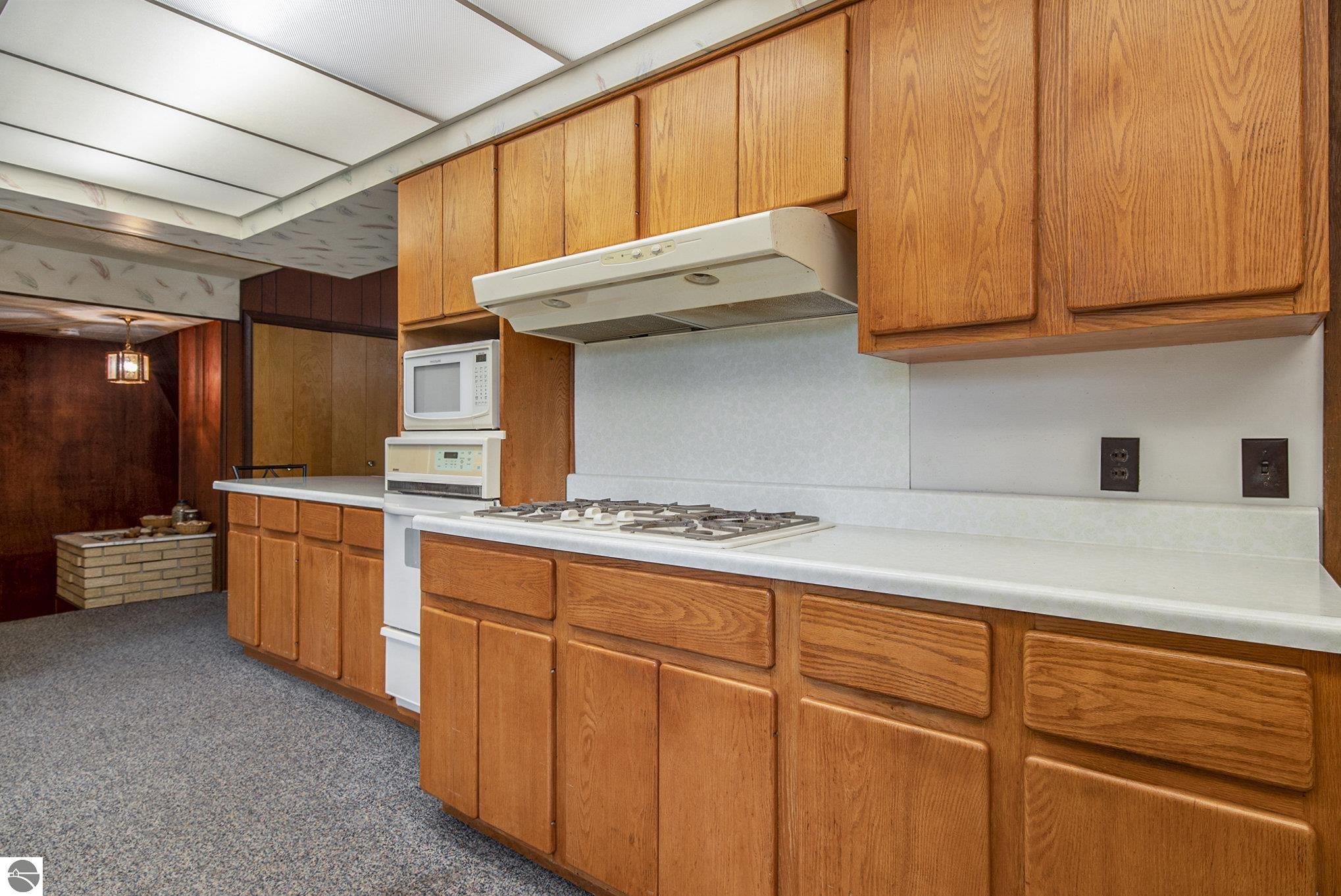 400 Lamoreaux Drive, Elk Rapids, MI 49629 — Photo 15