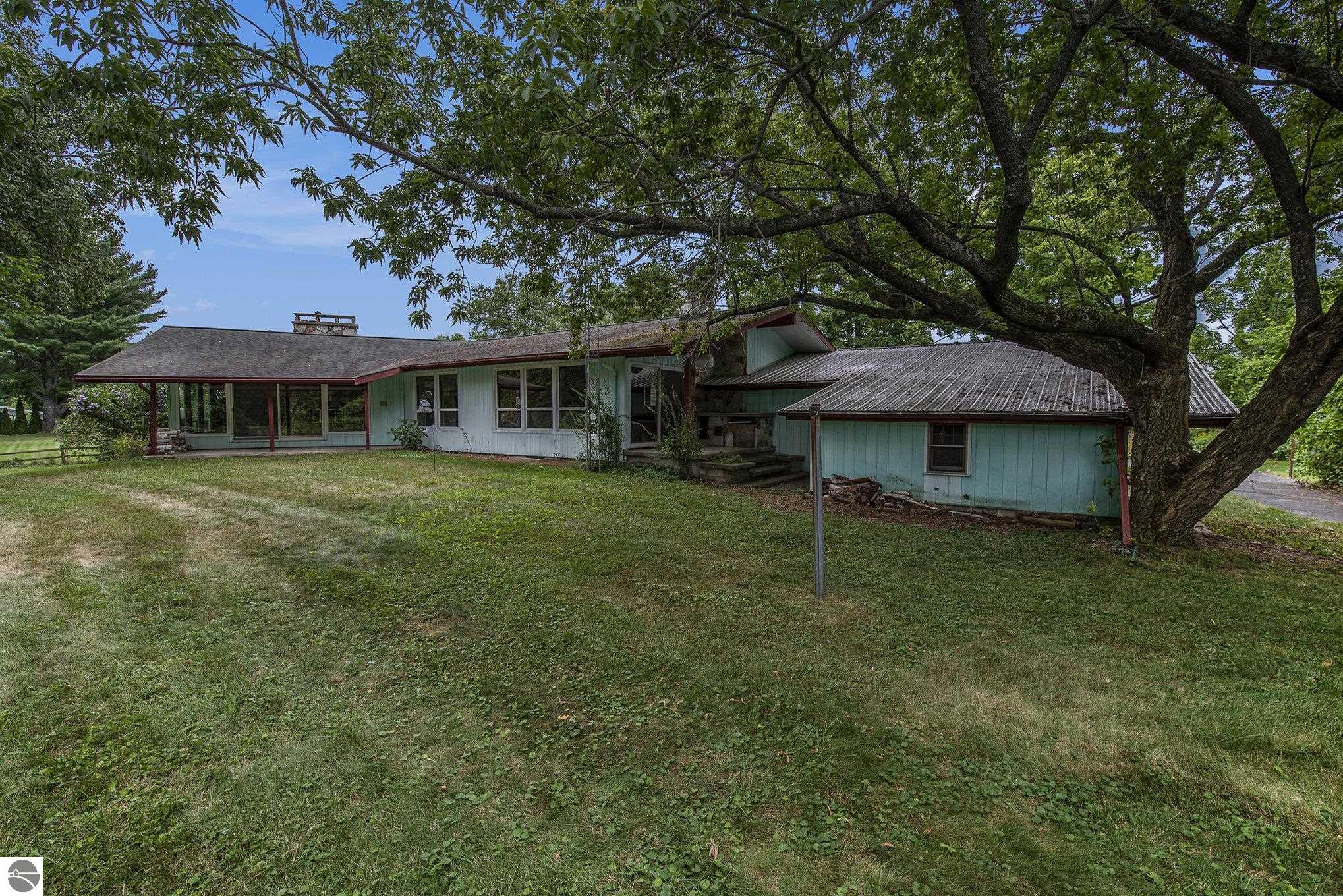 400 Lamoreaux Drive, Elk Rapids, MI 49629 — Photo 27