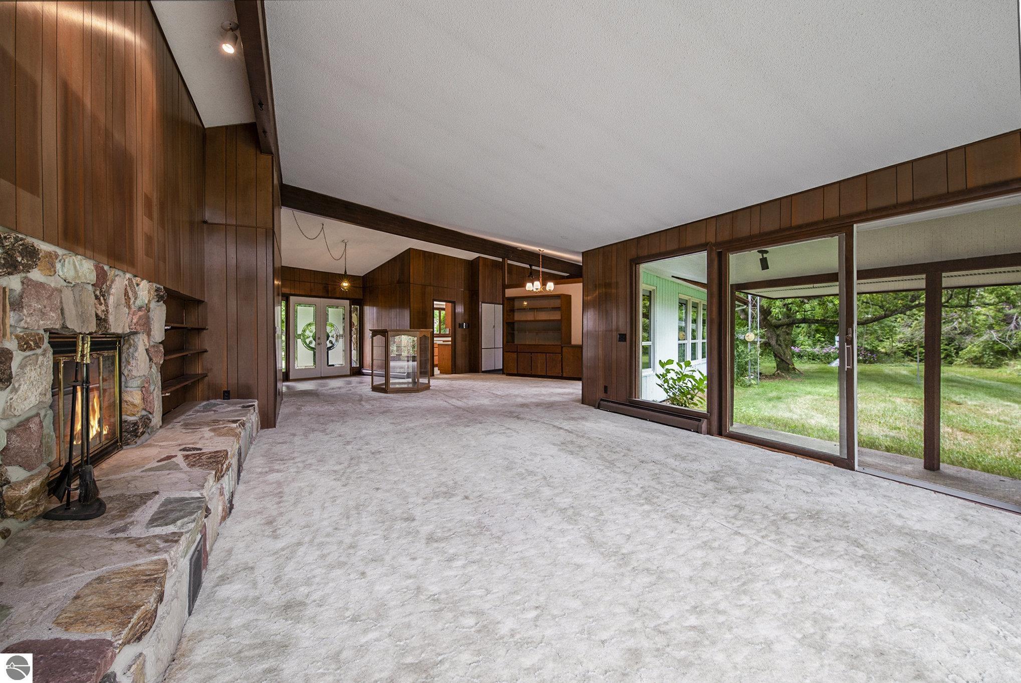 400 Lamoreaux Drive, Elk Rapids, MI 49629 — Photo 5