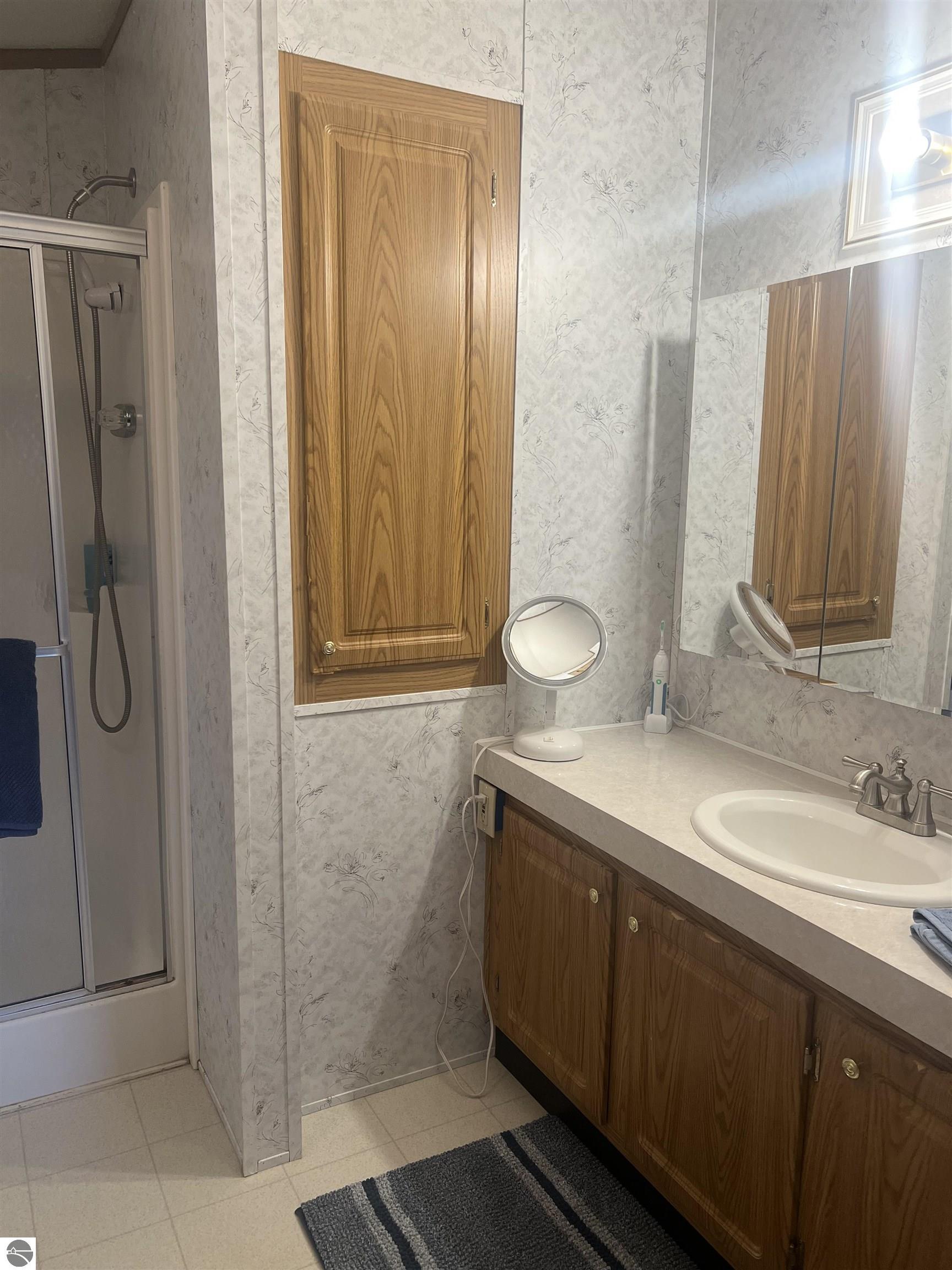601 Maplewood, Elk Rapids, MI 49629 — Photo 14