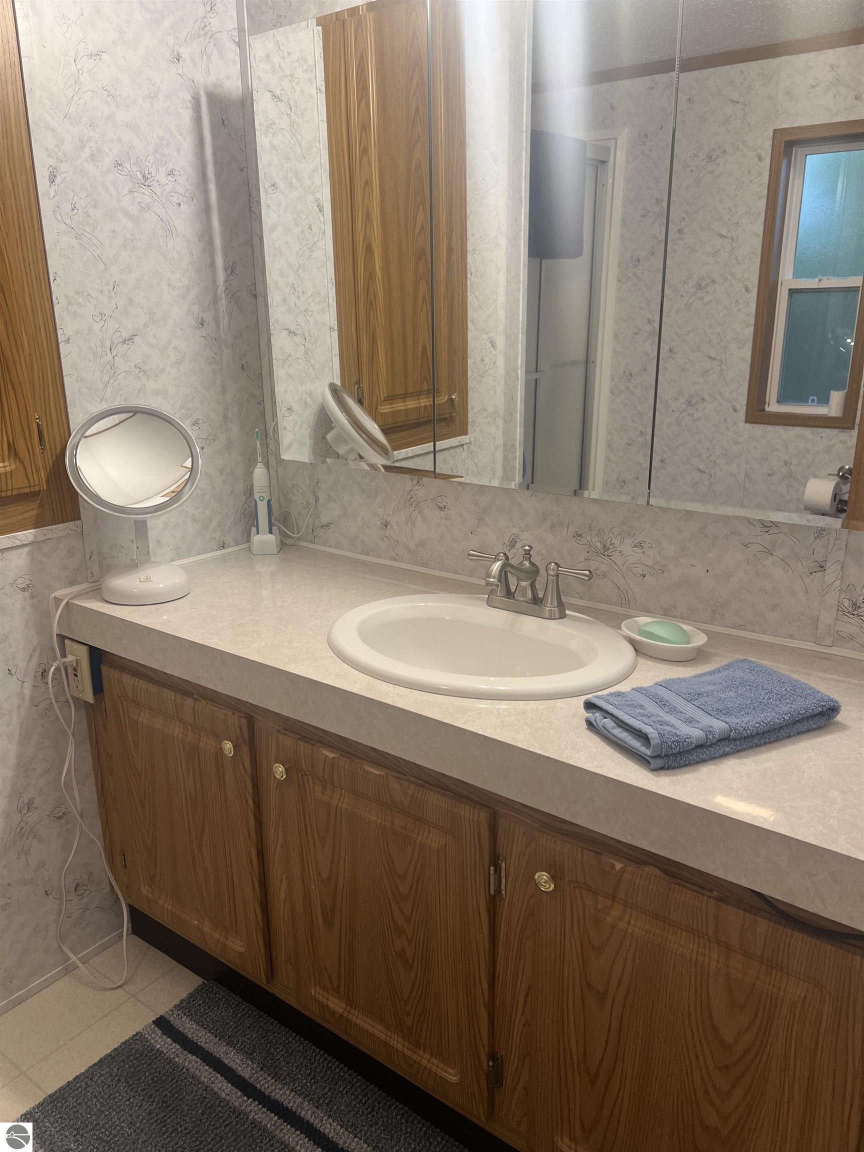 601 Maplewood, Elk Rapids, MI 49629 — Photo 15
