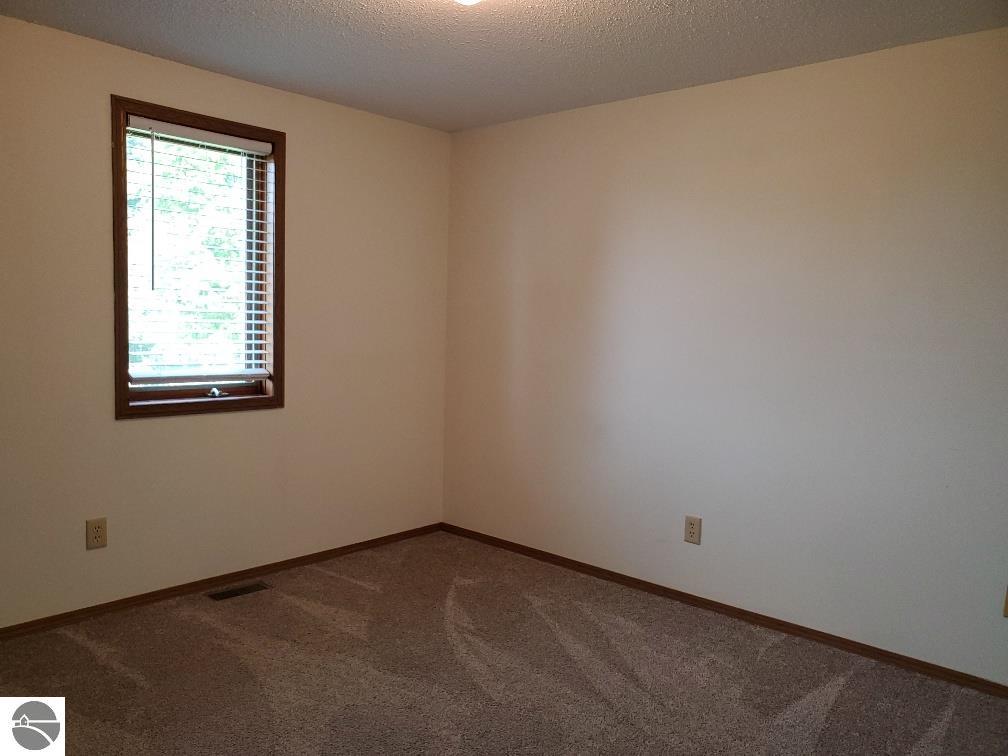 1065 Clubhouse Drive, Lake Isabella, MI 48893 — Photo 22