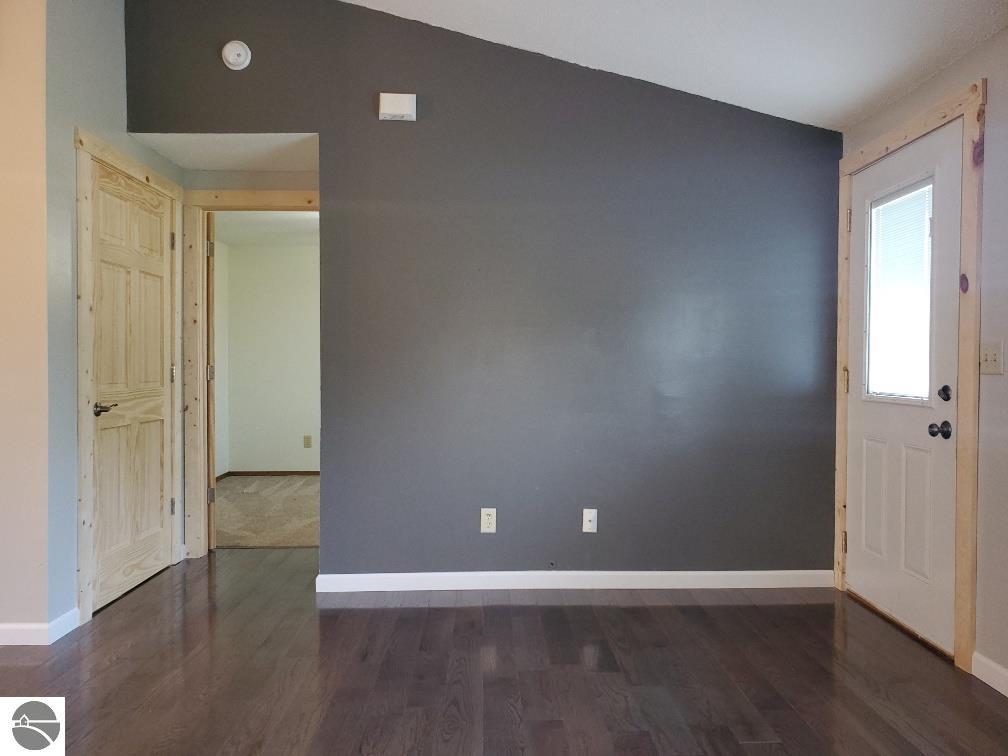 1065 Clubhouse Drive, Lake Isabella, MI 48893 — Photo 4