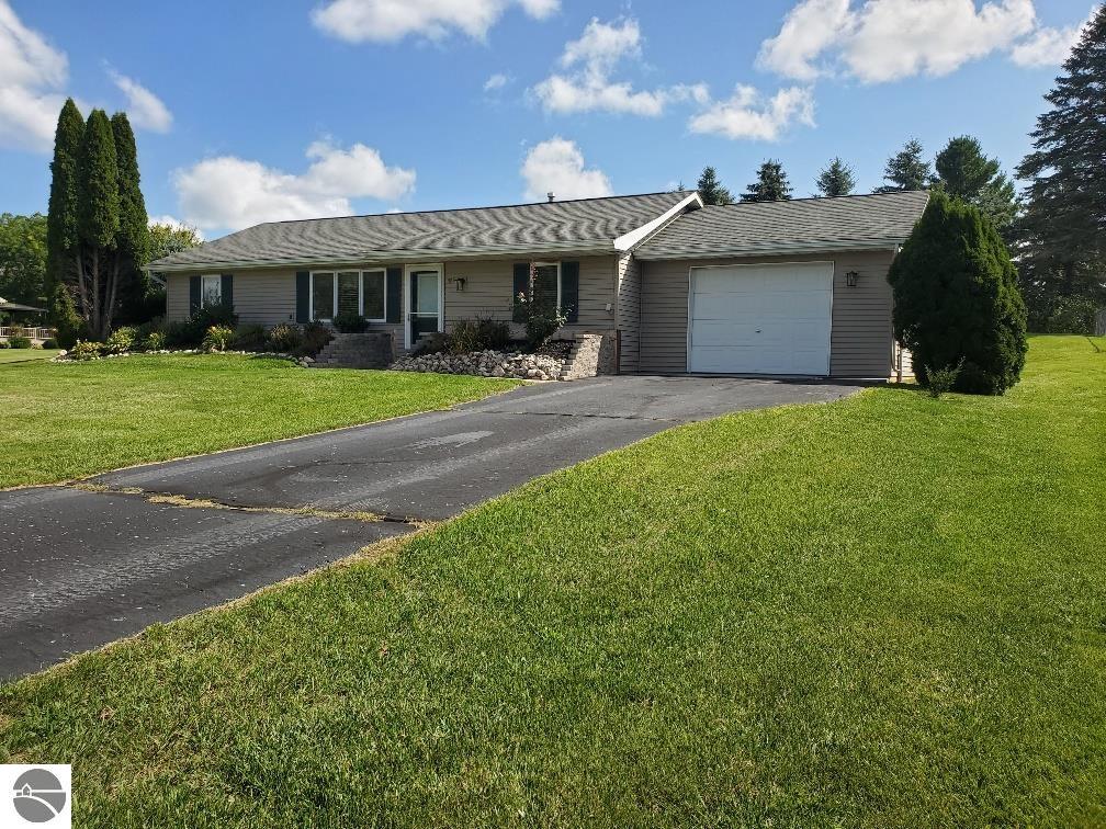 1065 Clubhouse Drive, Lake Isabella, MI 48893 — Photo 31