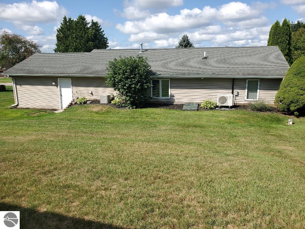 1065 Clubhouse Drive, Lake Isabella, MI 48893 — Photo 34