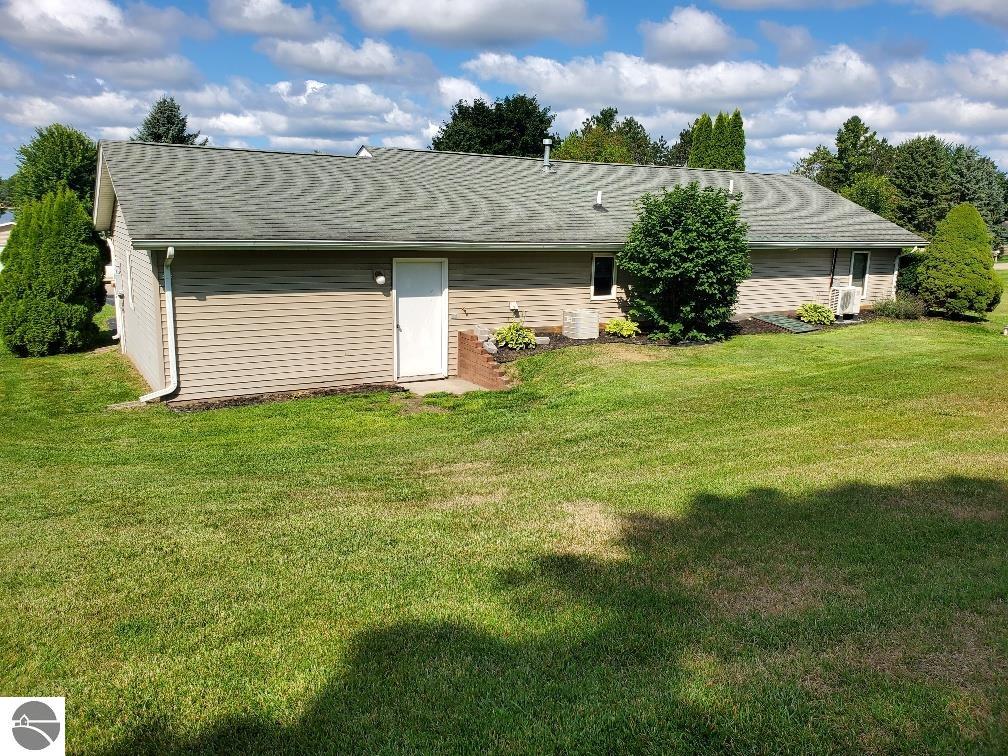 1065 Clubhouse Drive, Lake Isabella, MI 48893 — Photo 35