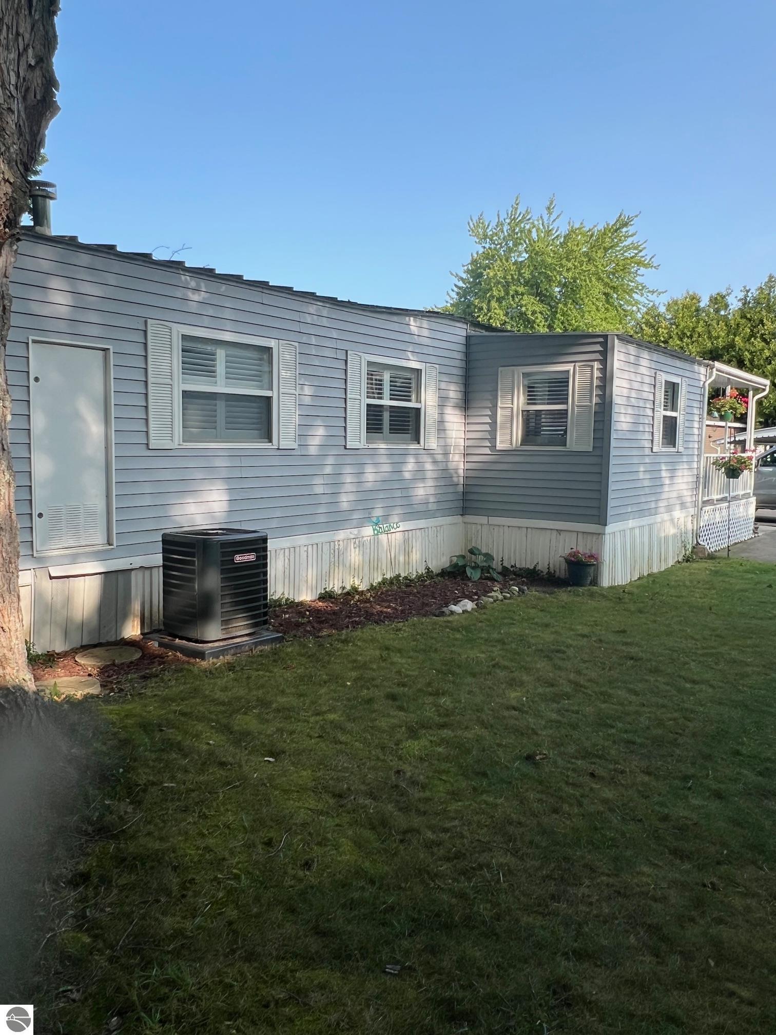 614 Driftwood, Elk Rapids, MI 49629 — Photo 26