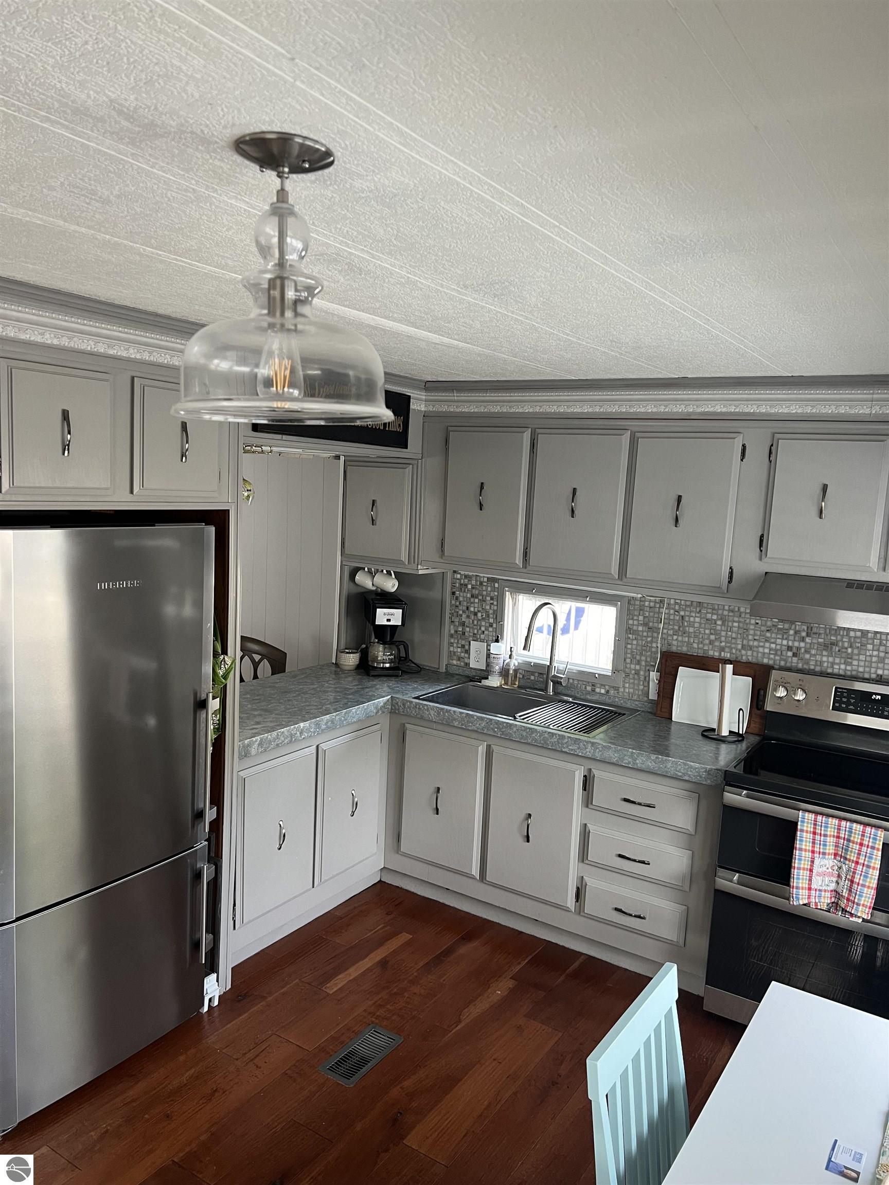 614 Driftwood, Elk Rapids, MI 49629 — Photo 4