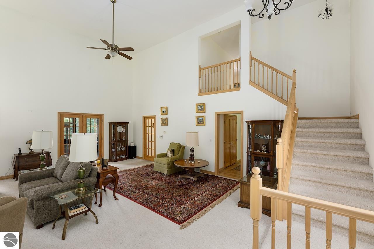 MLS 1926281 The Ticker