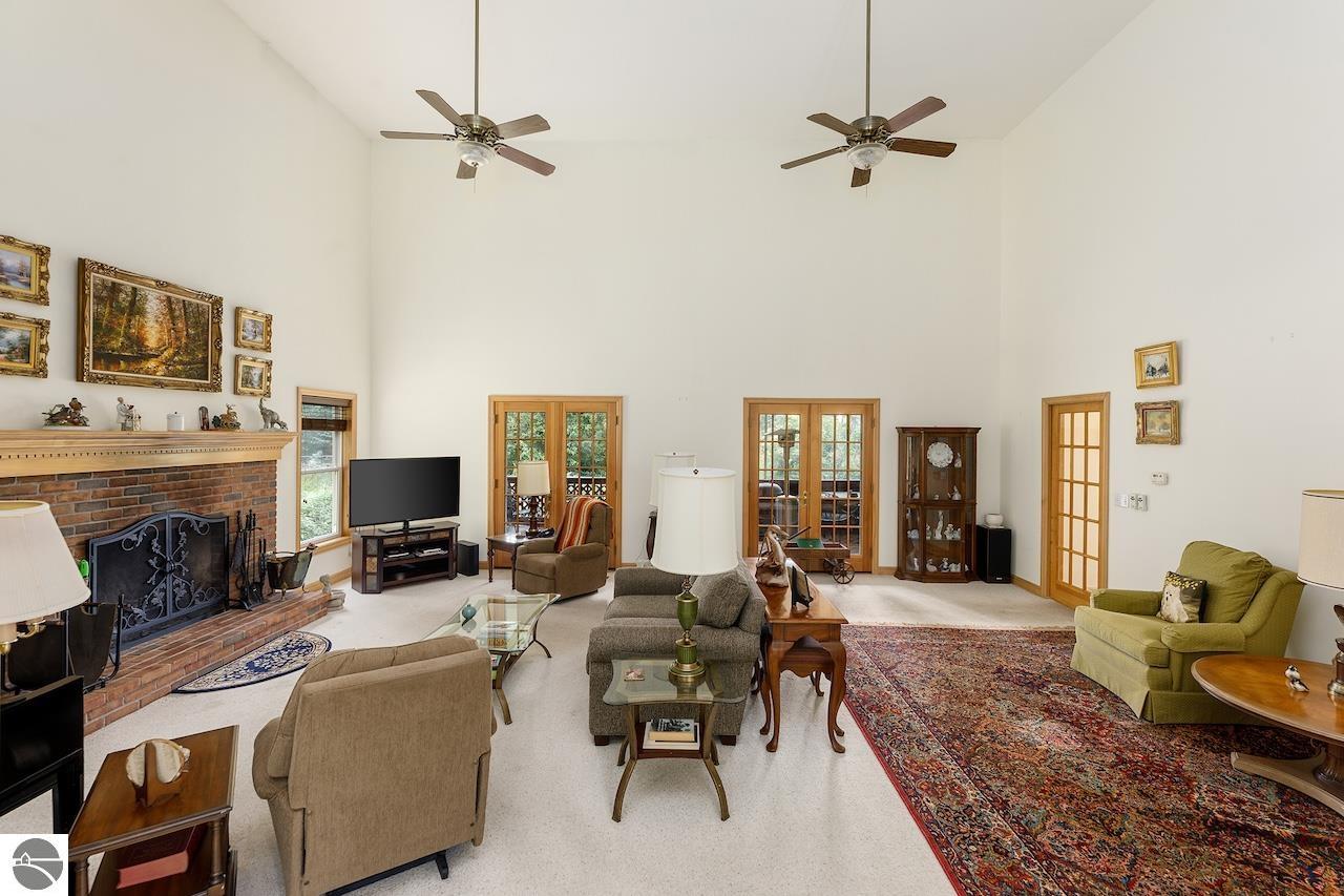 MLS 1926281 The Ticker