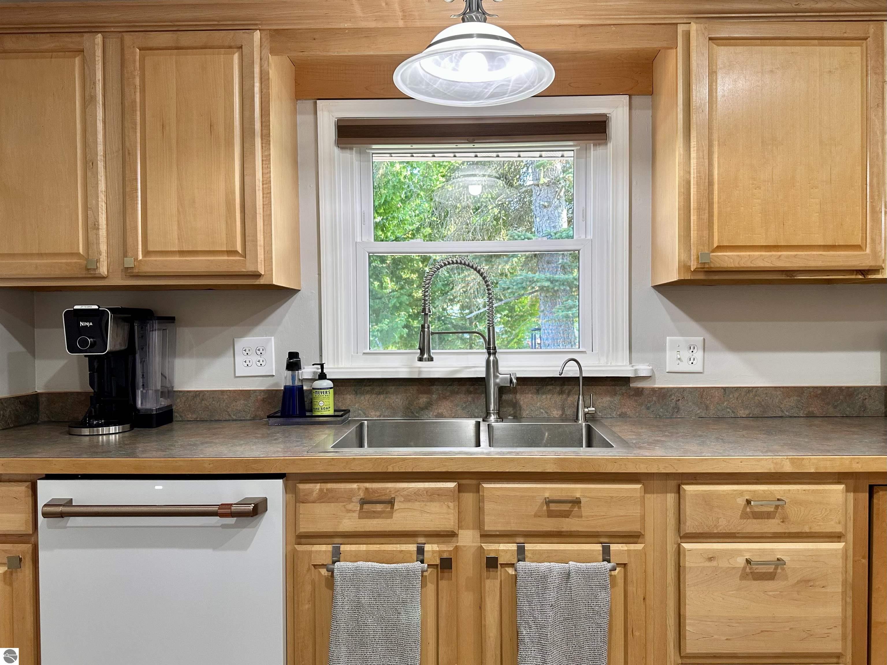 509 E Third Street, Elk Rapids, MI 49629 — Photo 20