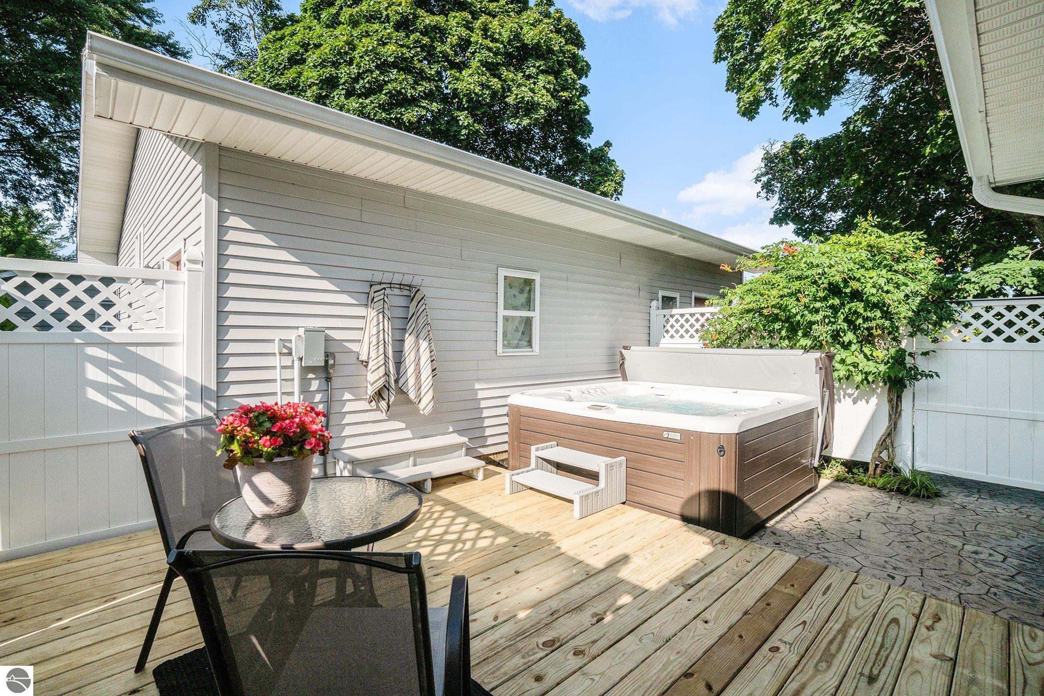 509 E Third Street, Elk Rapids, MI 49629 — Photo 34