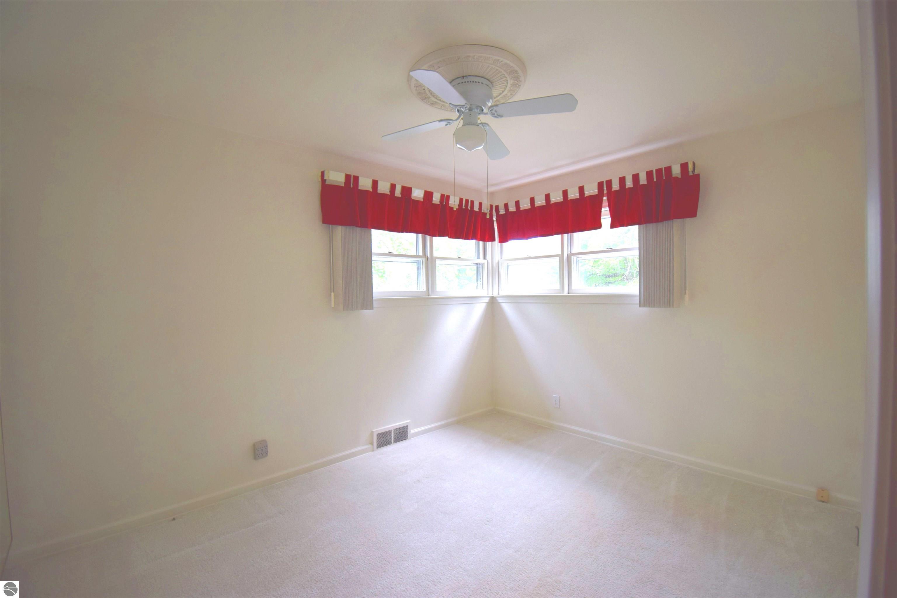 301 John R Street, Clare, MI 48617 — Photo 24