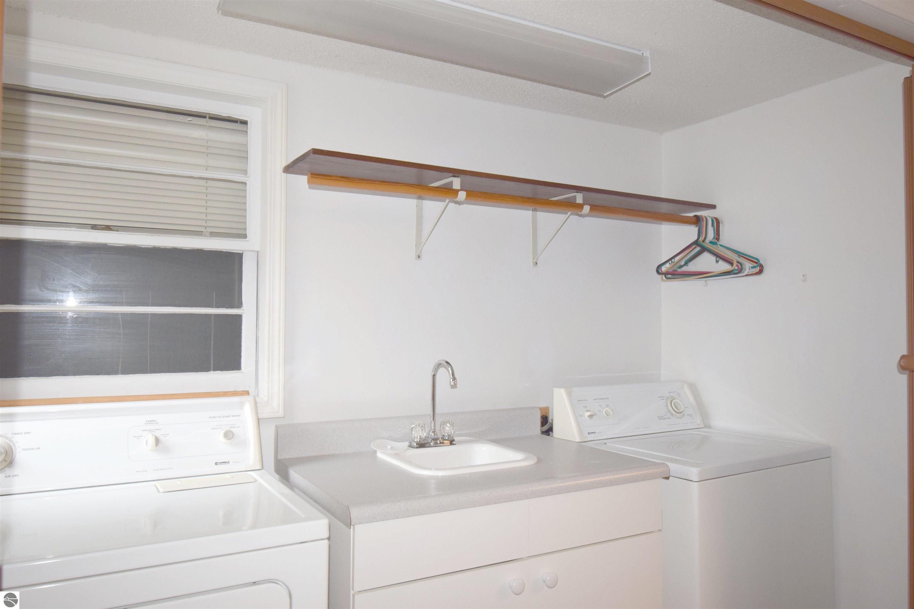 301 John R Street, Clare, MI 48617 — Photo 34