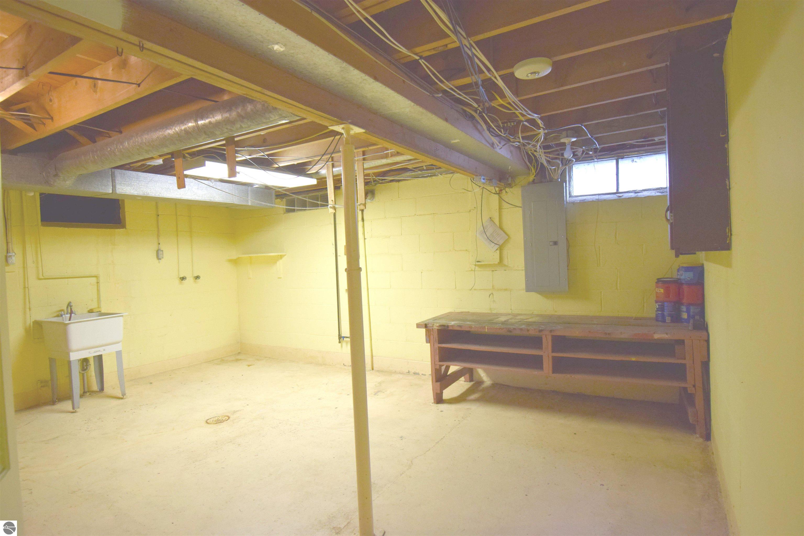 301 John R Street, Clare, MI 48617 — Photo 63