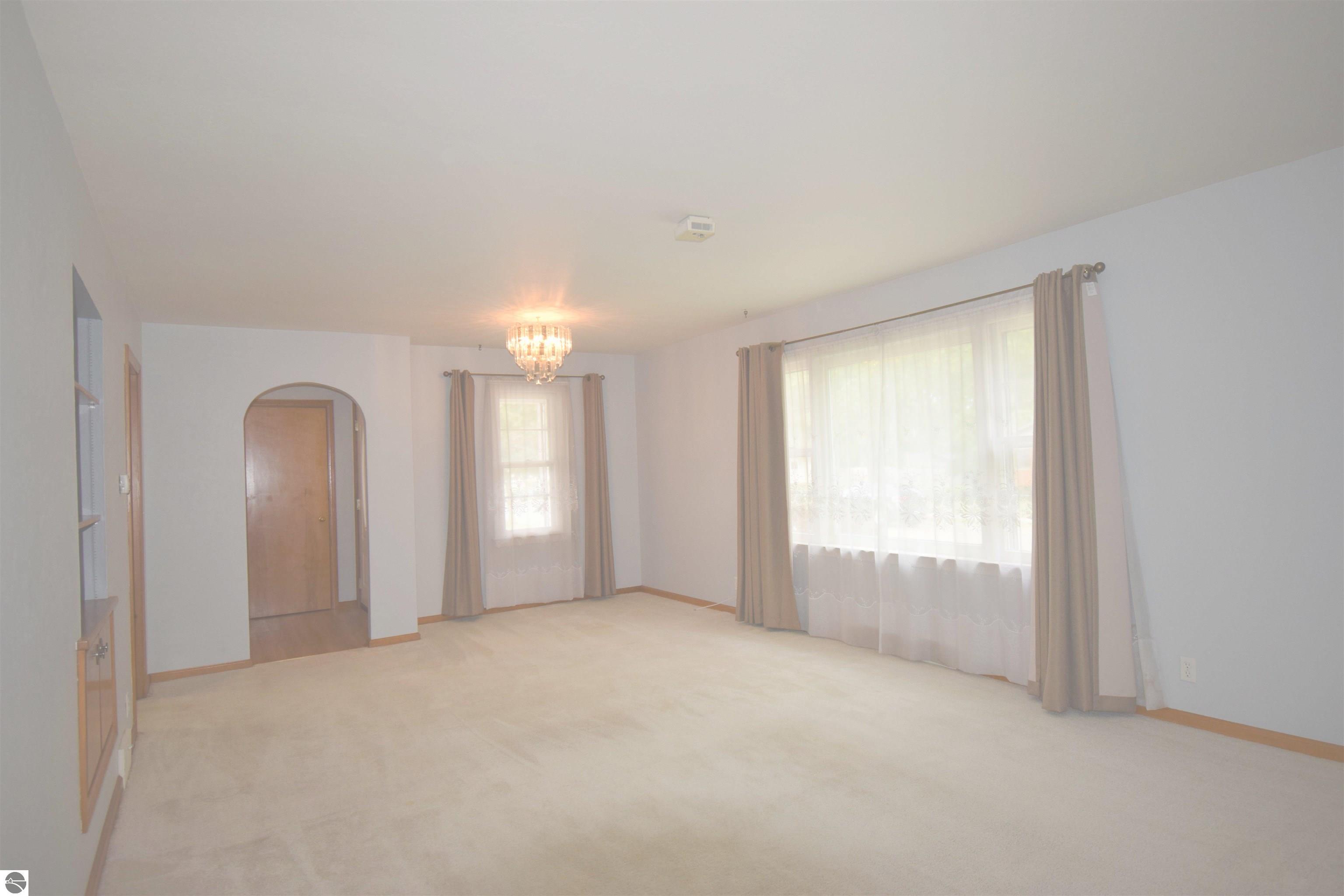 301 John R Street, Clare, MI 48617 — Photo 9