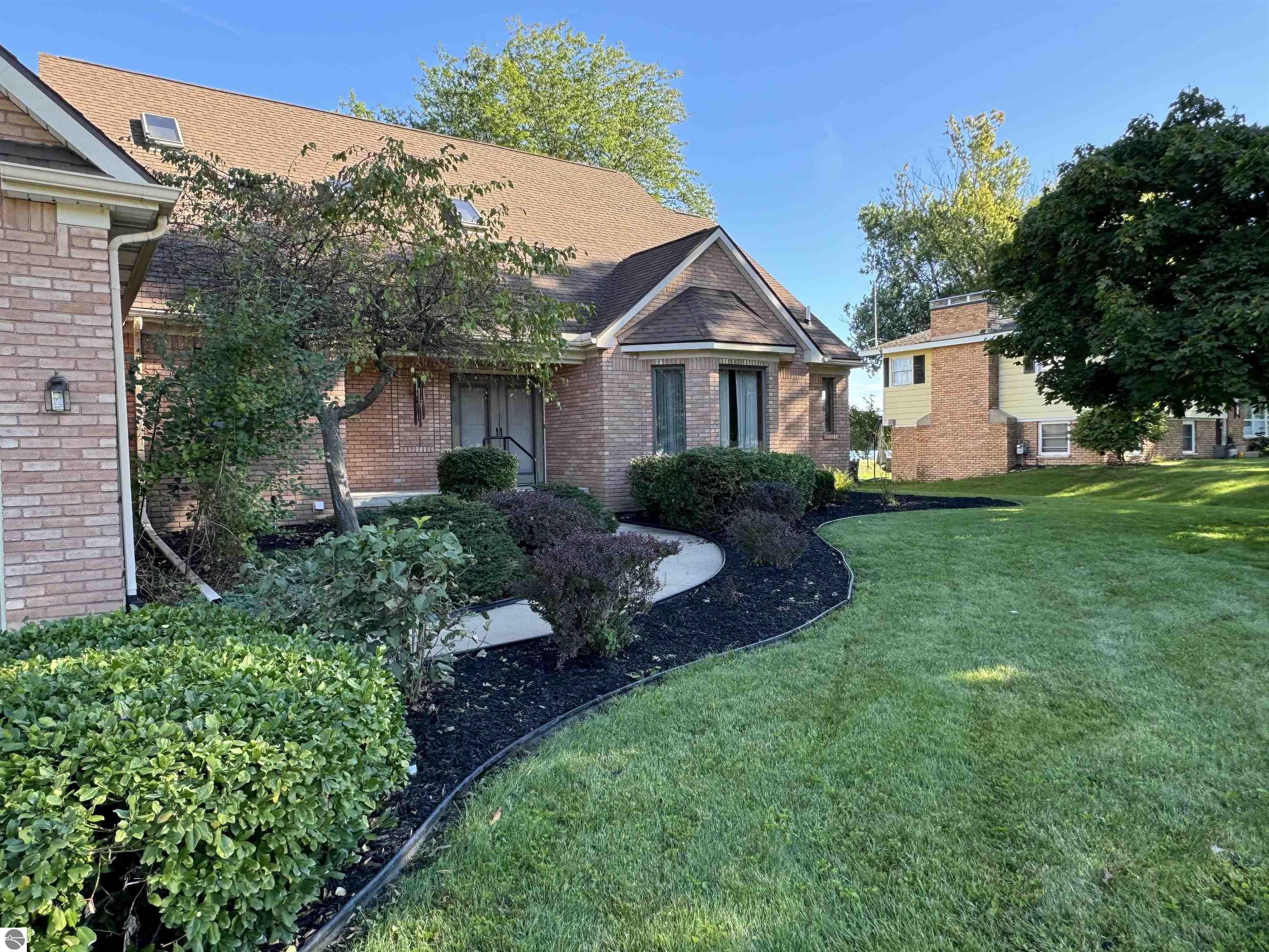 501 Wilcox Parkway, Clare, MI 48617 — Photo 2