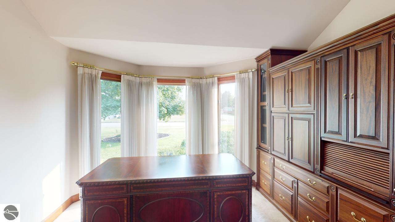 501 Wilcox Parkway, Clare, MI 48617 — Photo 19