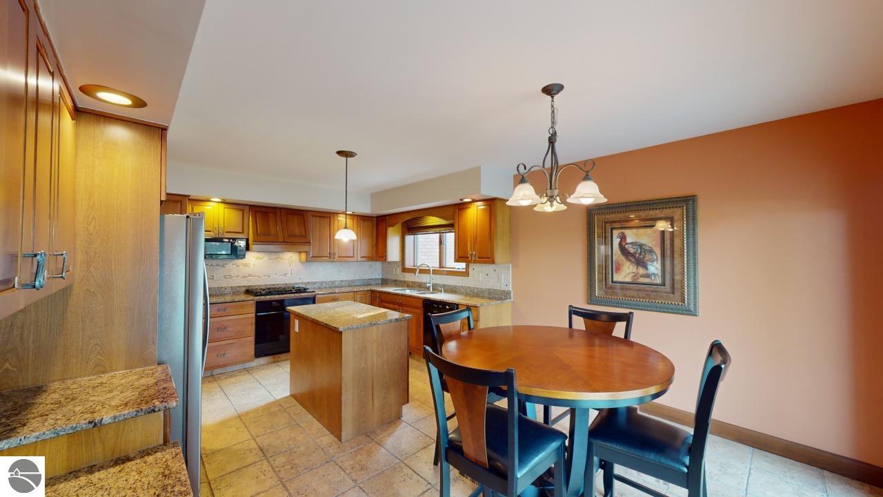 501 Wilcox Parkway, Clare, MI 48617 — Photo 24