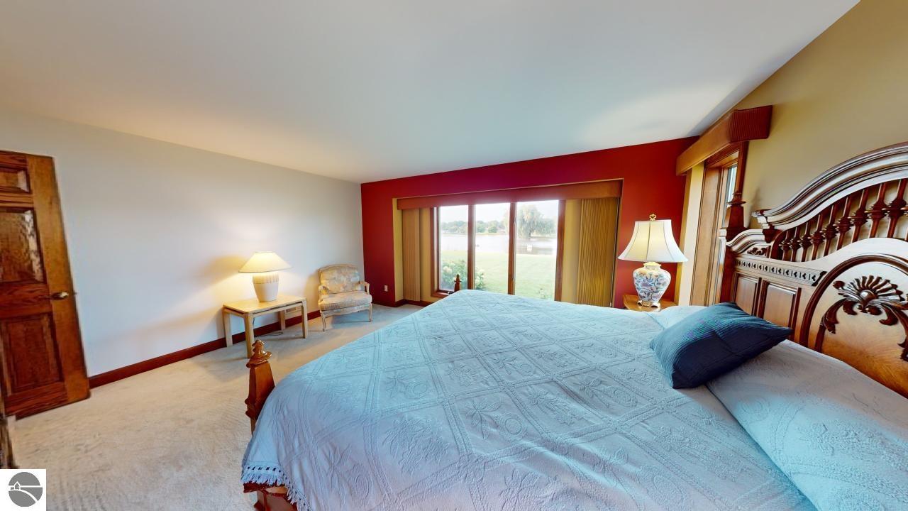 501 Wilcox Parkway, Clare, MI 48617 — Photo 27