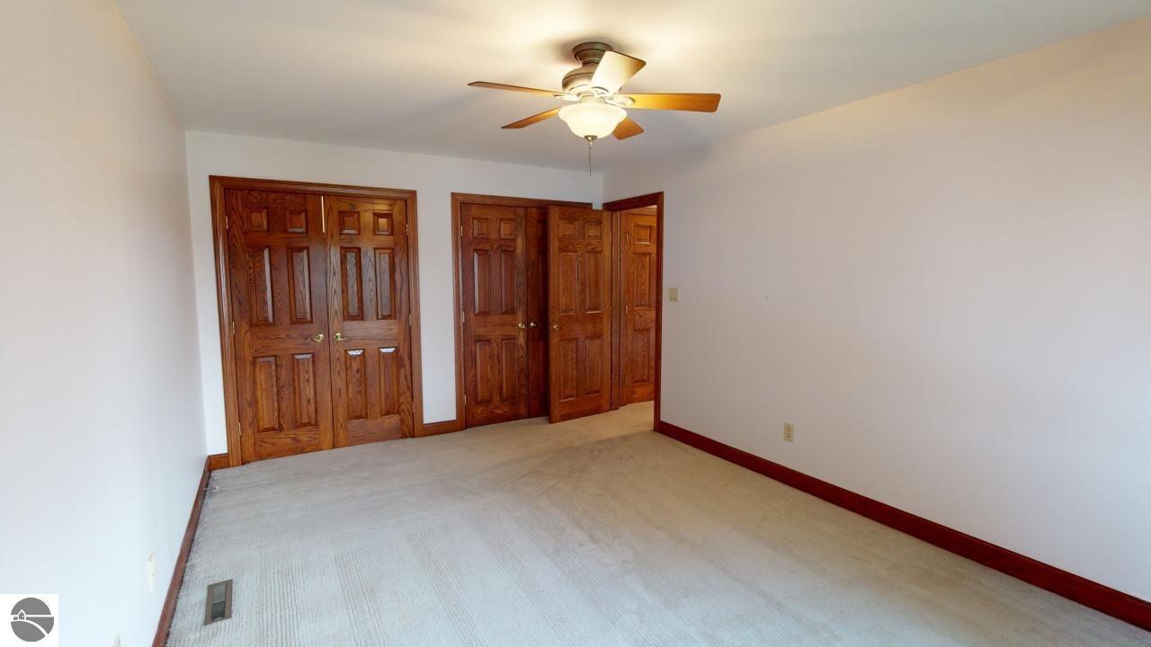 501 Wilcox Parkway, Clare, MI 48617 — Photo 32