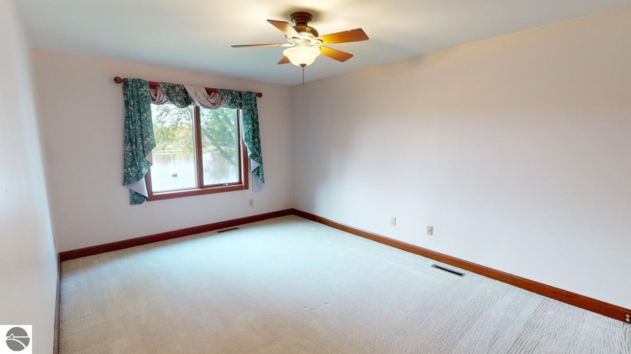 501 Wilcox Parkway, Clare, MI 48617 — Photo 35