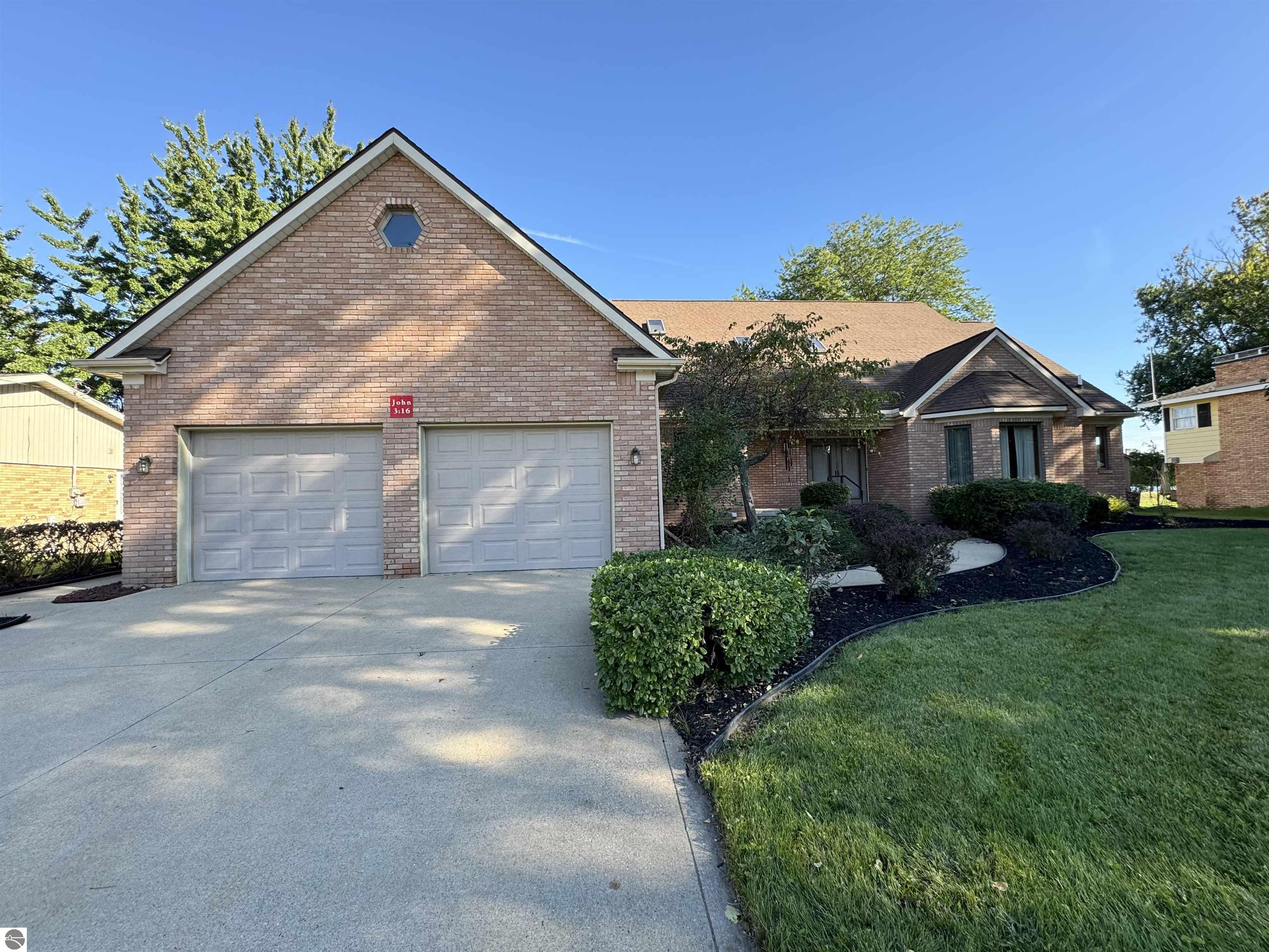 501 Wilcox Parkway, Clare, MI 48617 — Photo 5