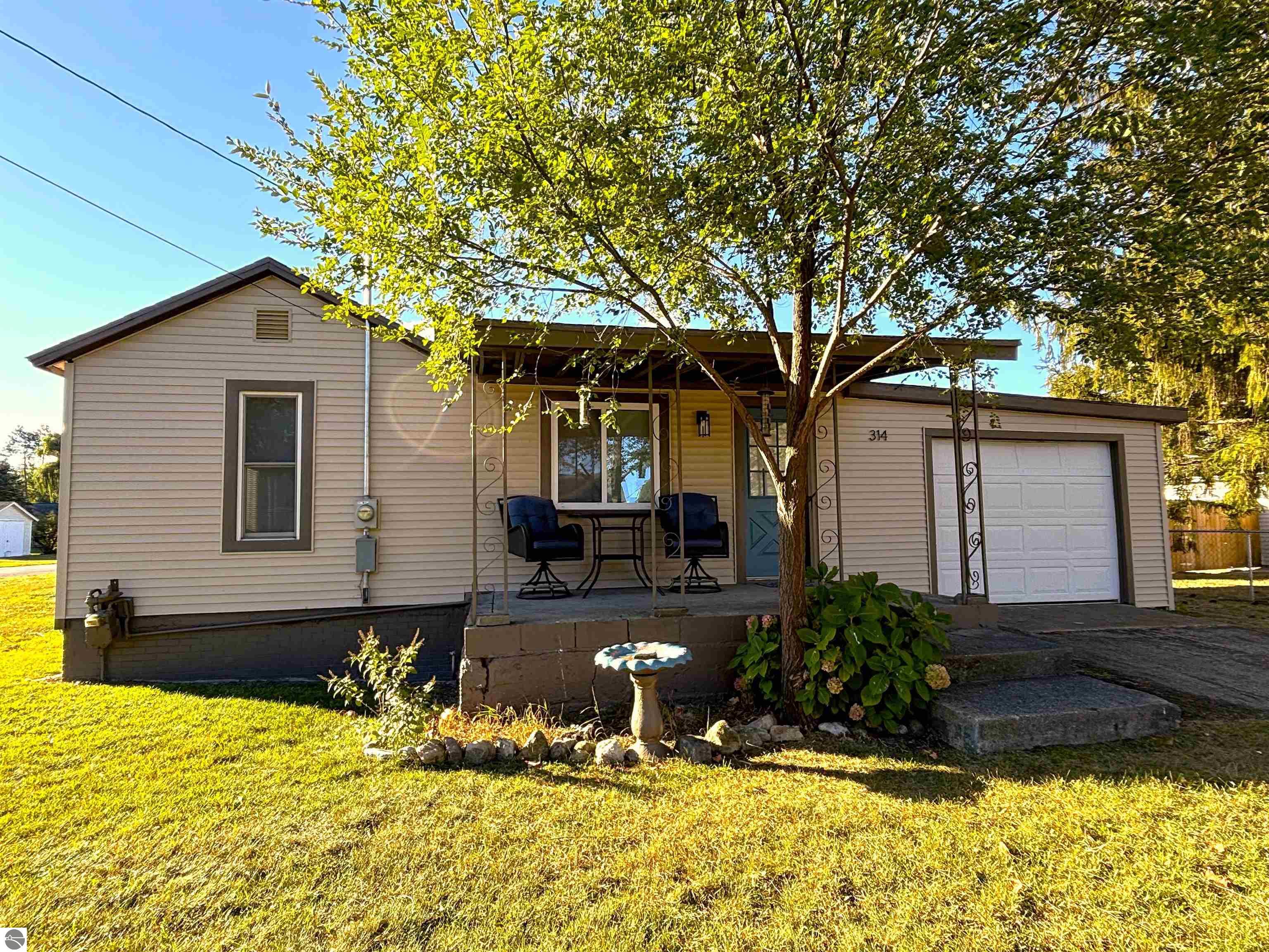 314 E Calhoun, Mancelona, MI 49659 — Photo 2